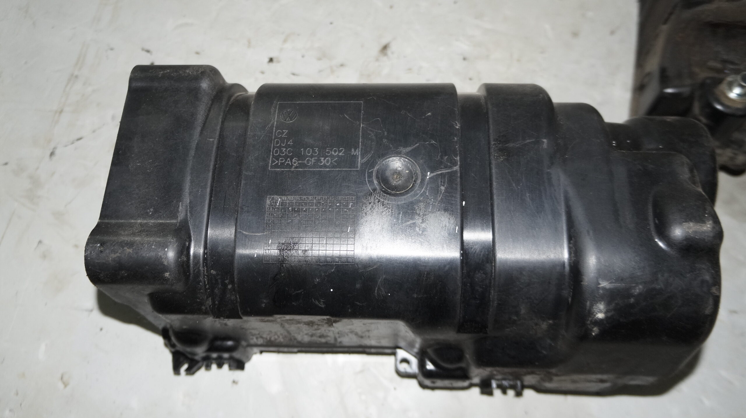 17318305 кожух компрессора двигателя vw jetta 6 (4)