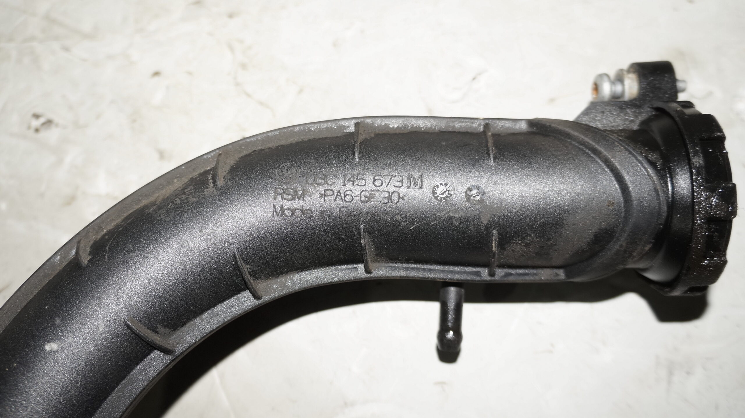 17318312 патрубок турбины vw jetta 6 (3)