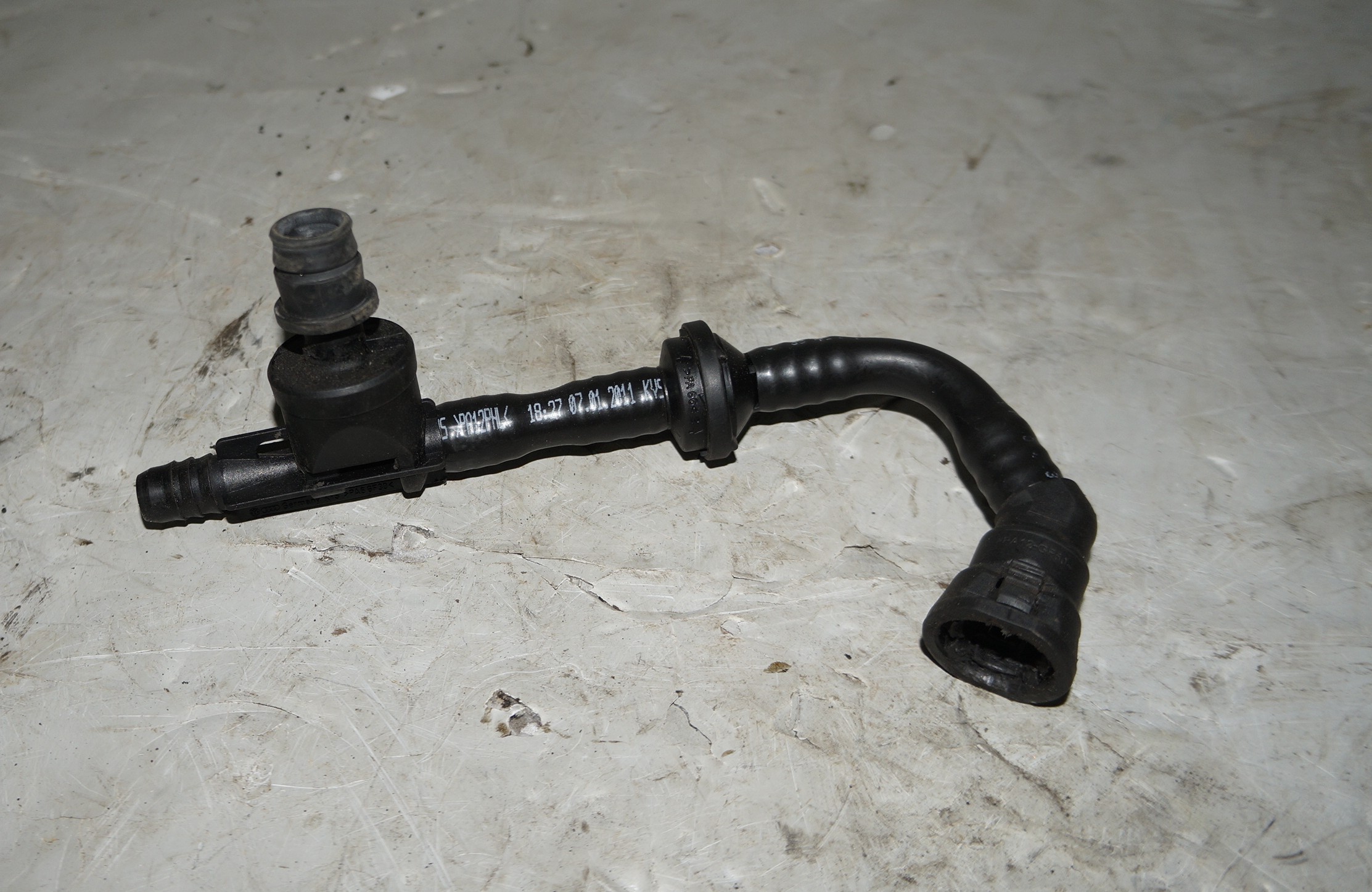 17318317 трубка впускного коллектора vw jetta 6 (2)