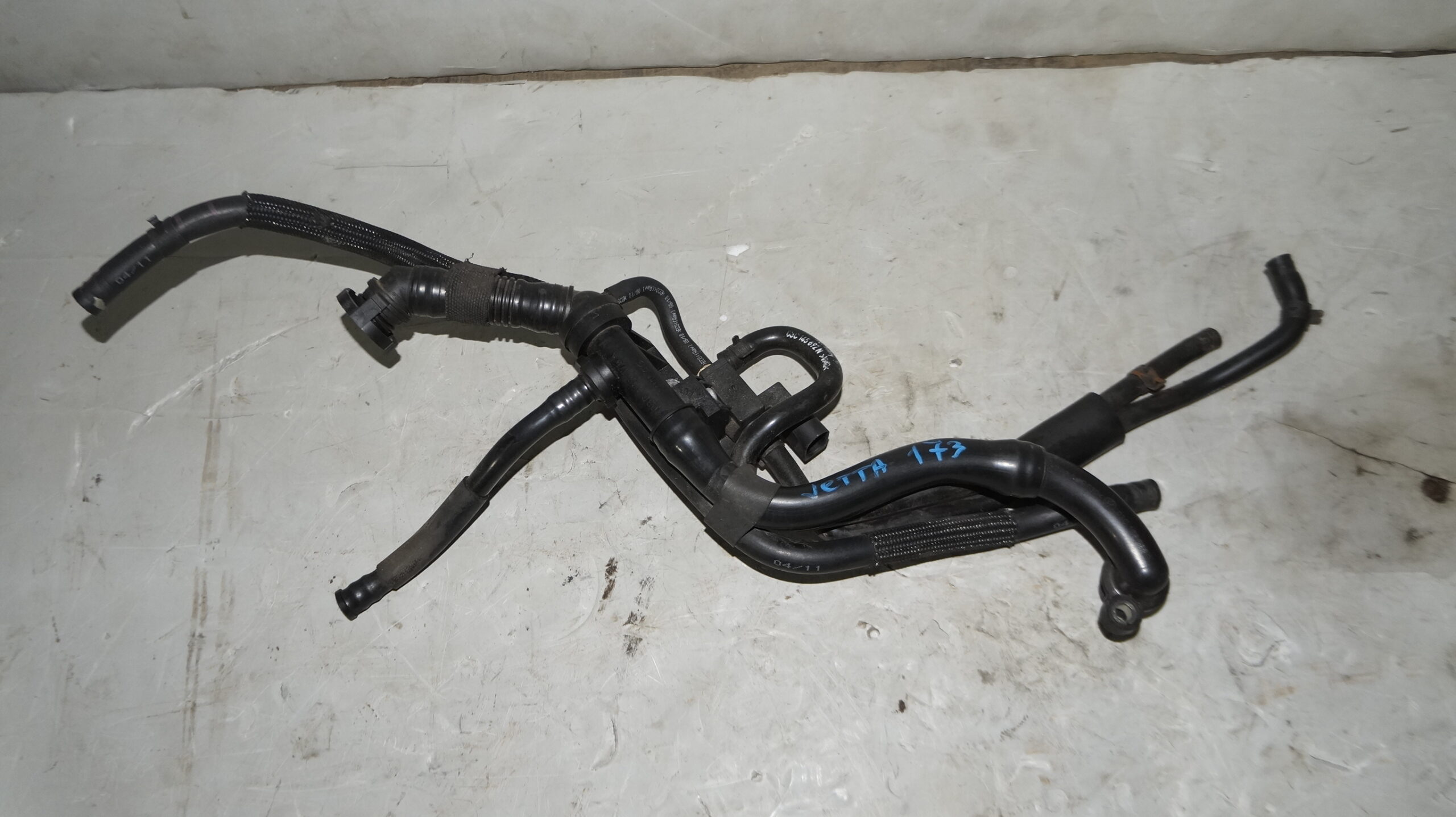 17318318 трубка двигателя vw jetta 6 (1)