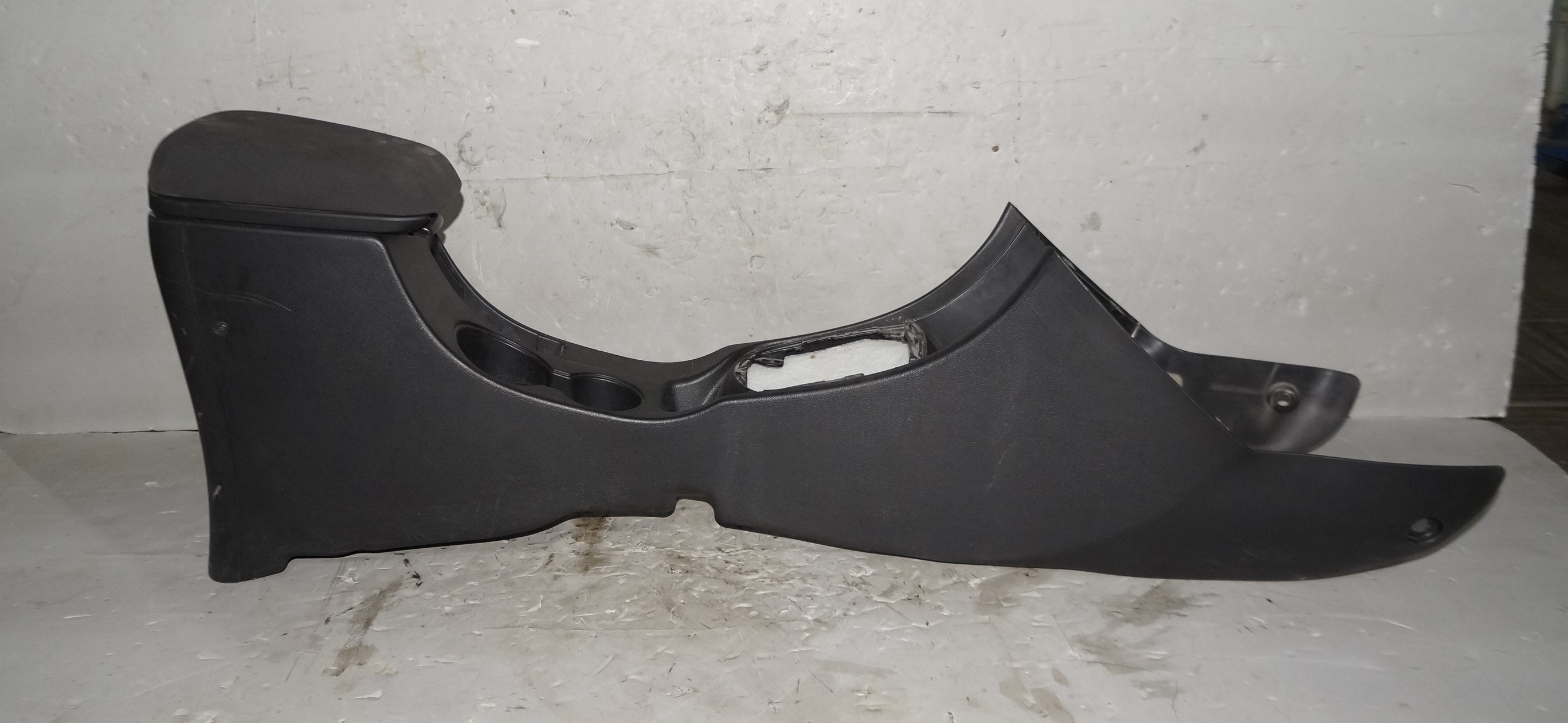 17704021 подлокотник комплект hyundai solaris (1)