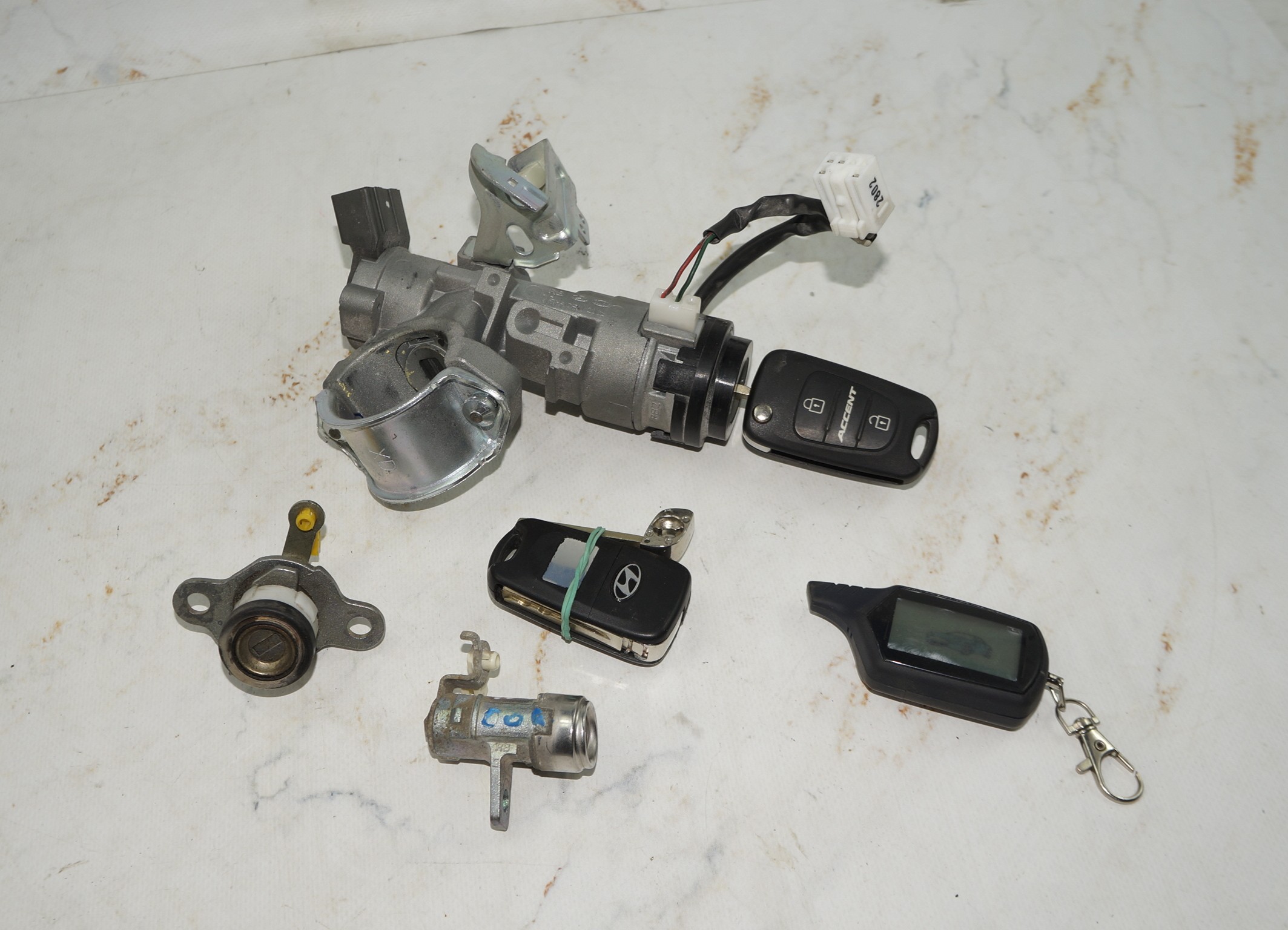 17704022 замок зажигания комплект с эбу hyundai solaris (1)