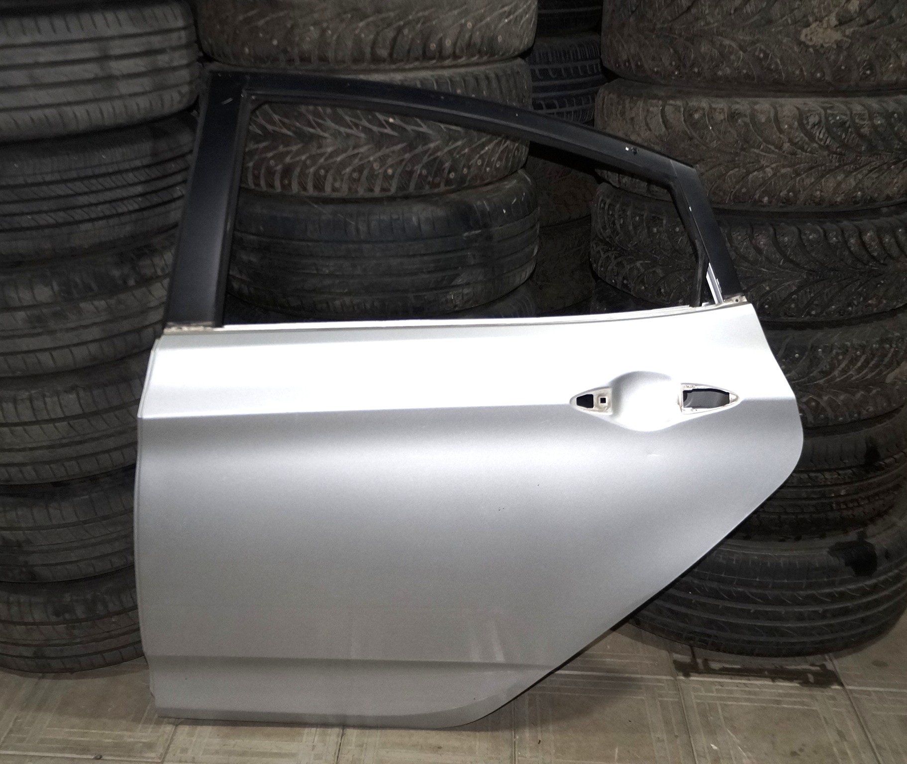 17704025 дверь задняя левая hyundai solaris (1)