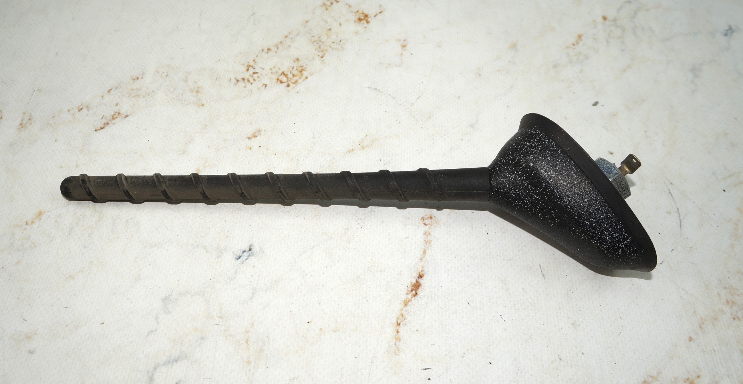 17704032 антенна hyundai solaris (1)