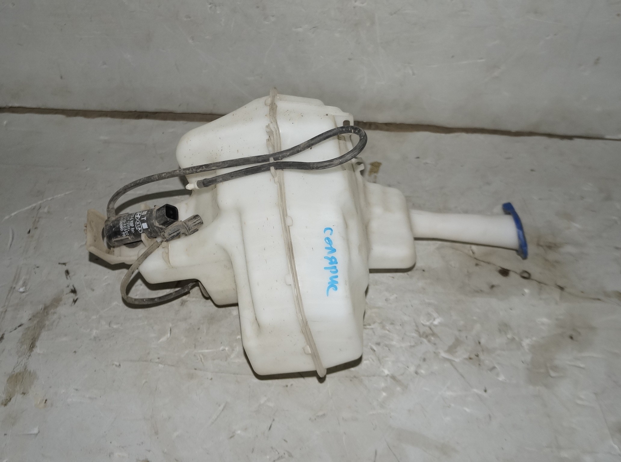 17704033 бачок омывателя hyundai solaris (1)