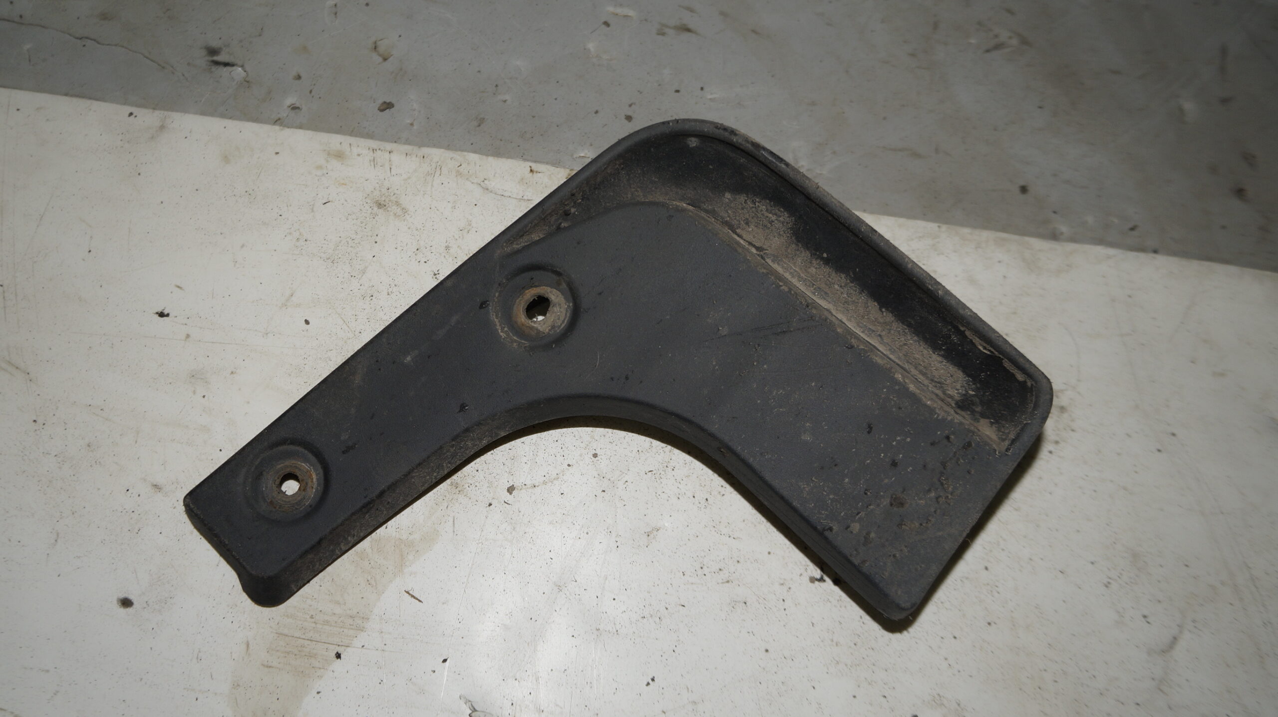 17704035 брызговик задний hyundai solaris (2)