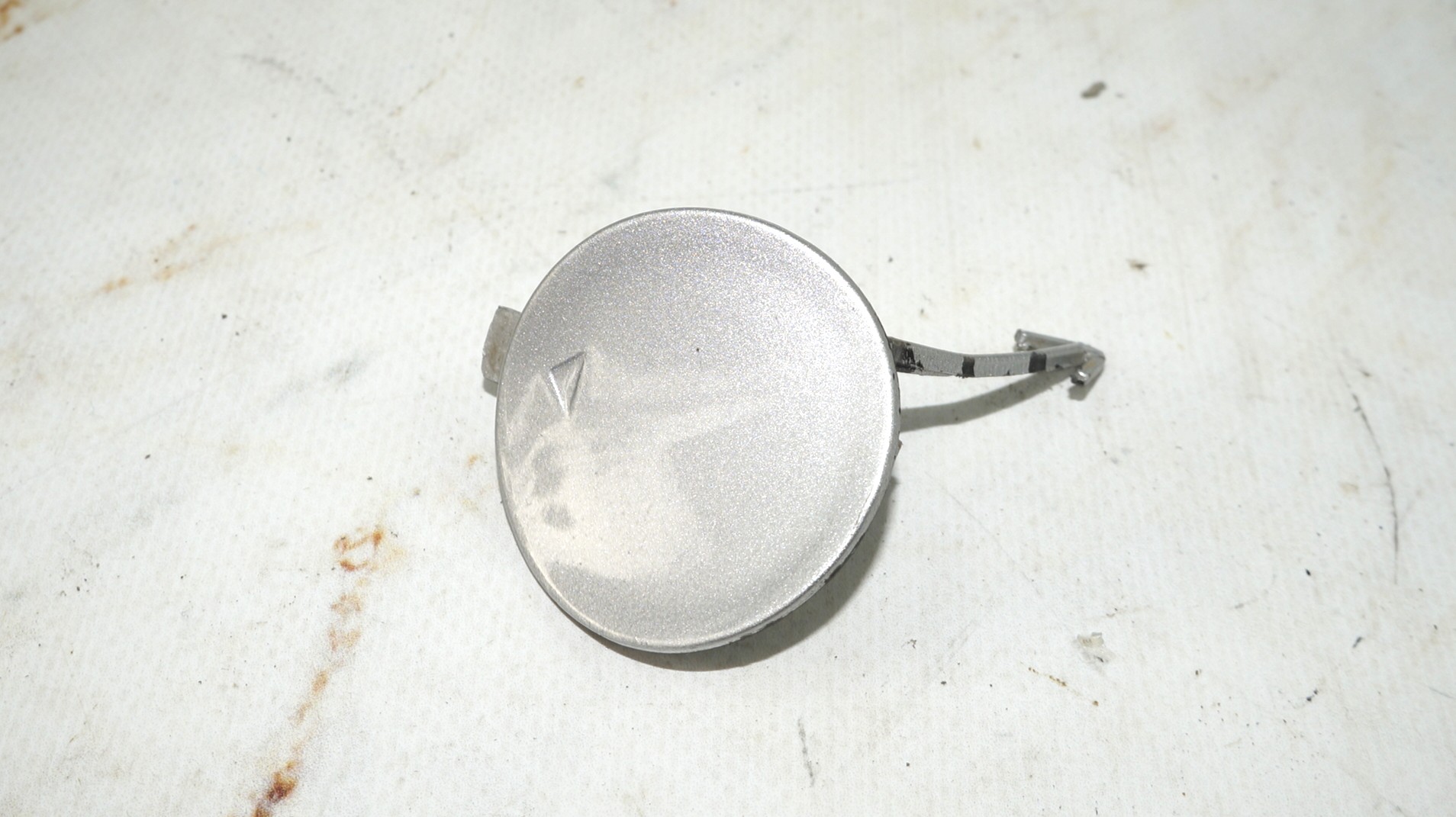 17704041 заглушка в передний бампер hyundai solaris (1)