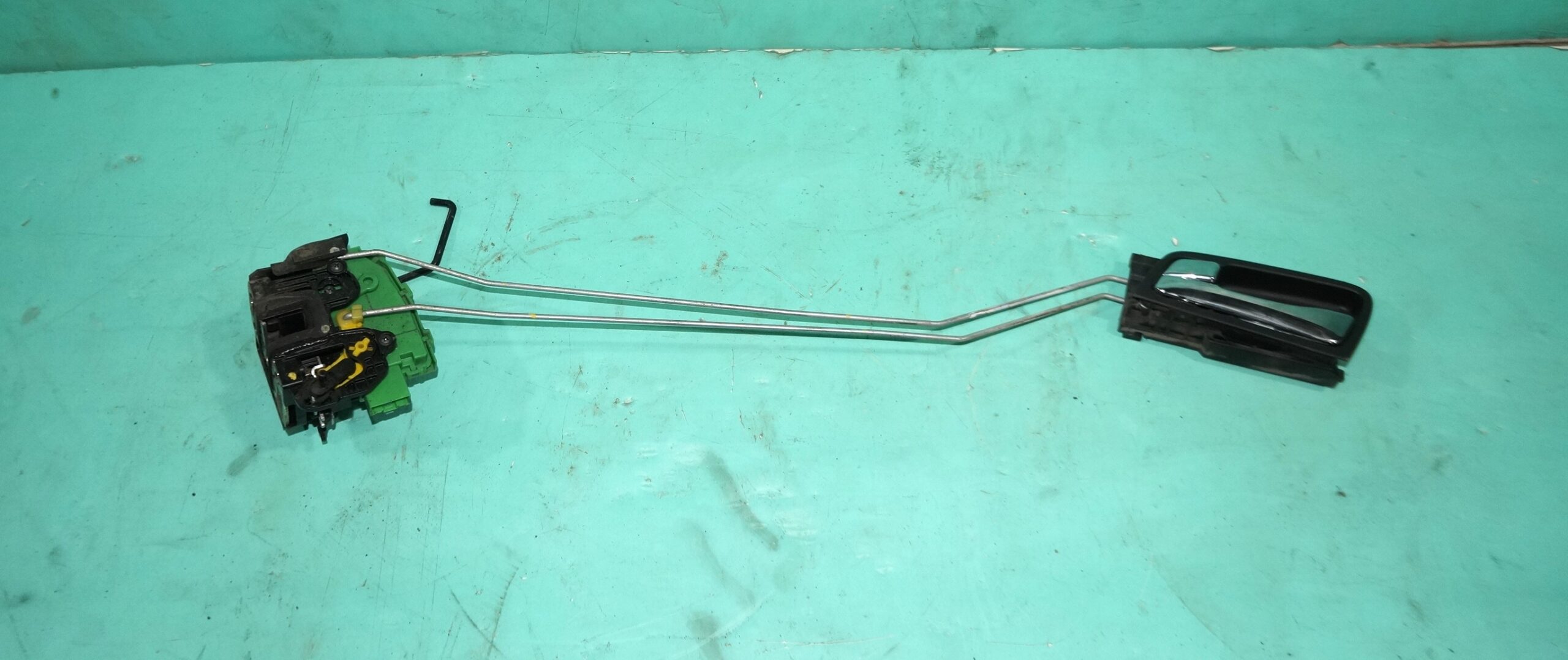 17704043 замок двери задней левой hyundai solaris (1)