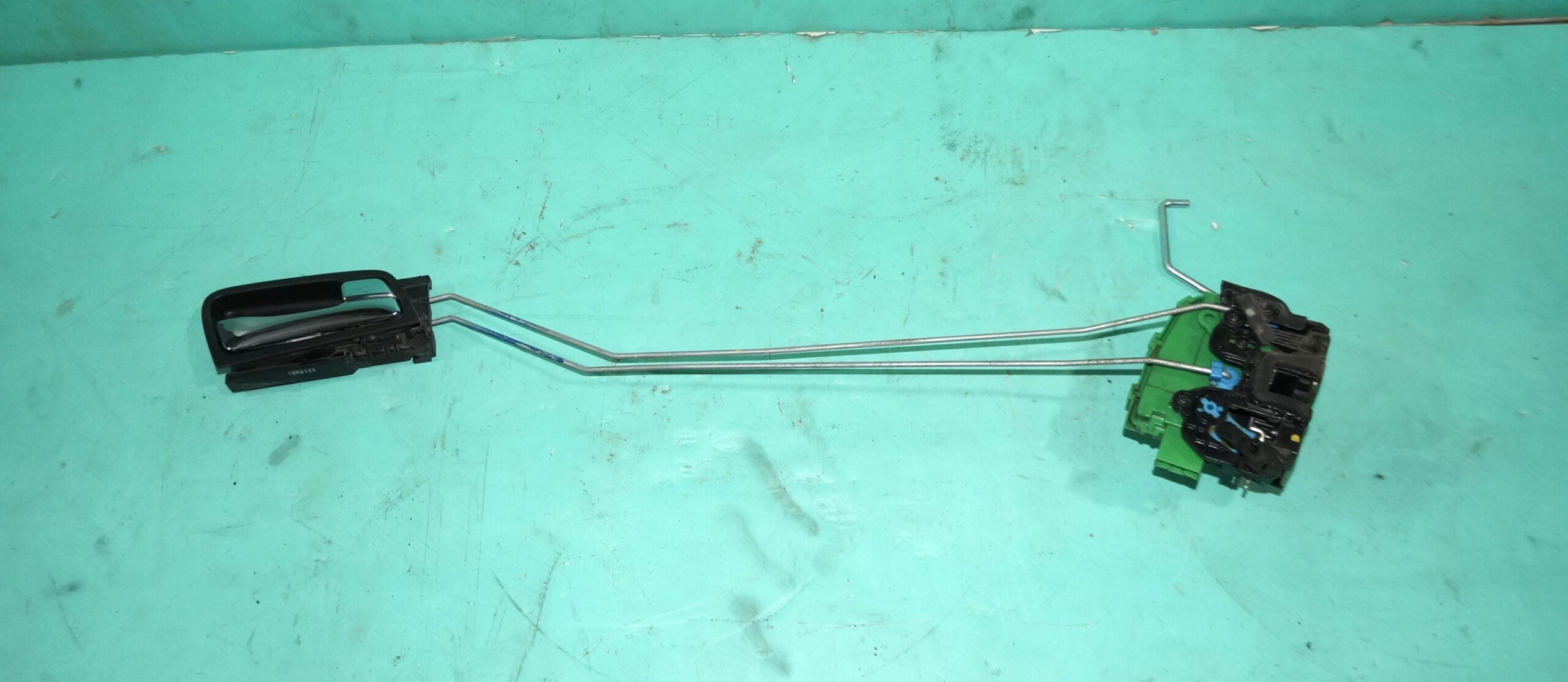 17704044 замок двери задней правой hyundai solaris (1)