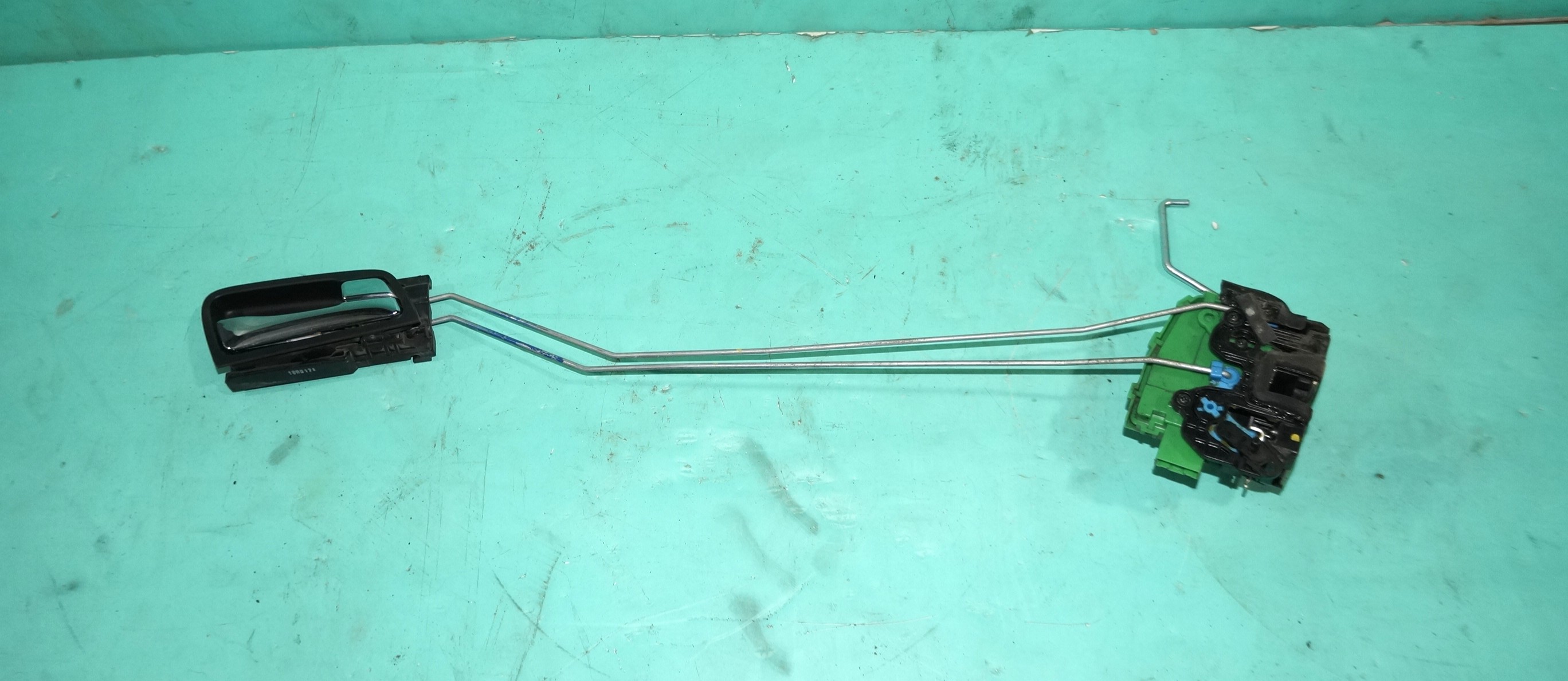 17704044 замок двери задней правой hyundai solaris (1)