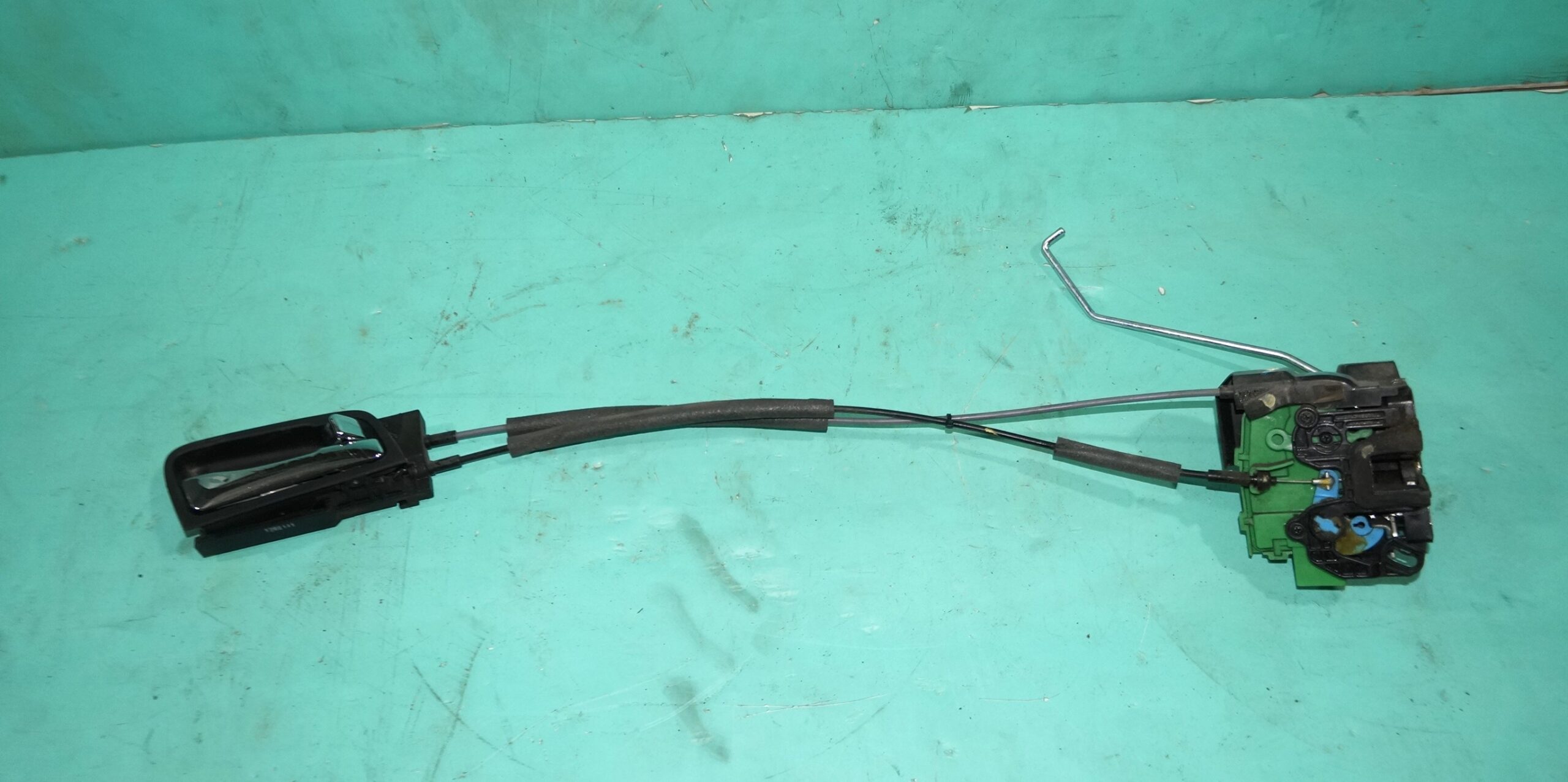 17704046 замок двери передней правой hyundai solaris (1)