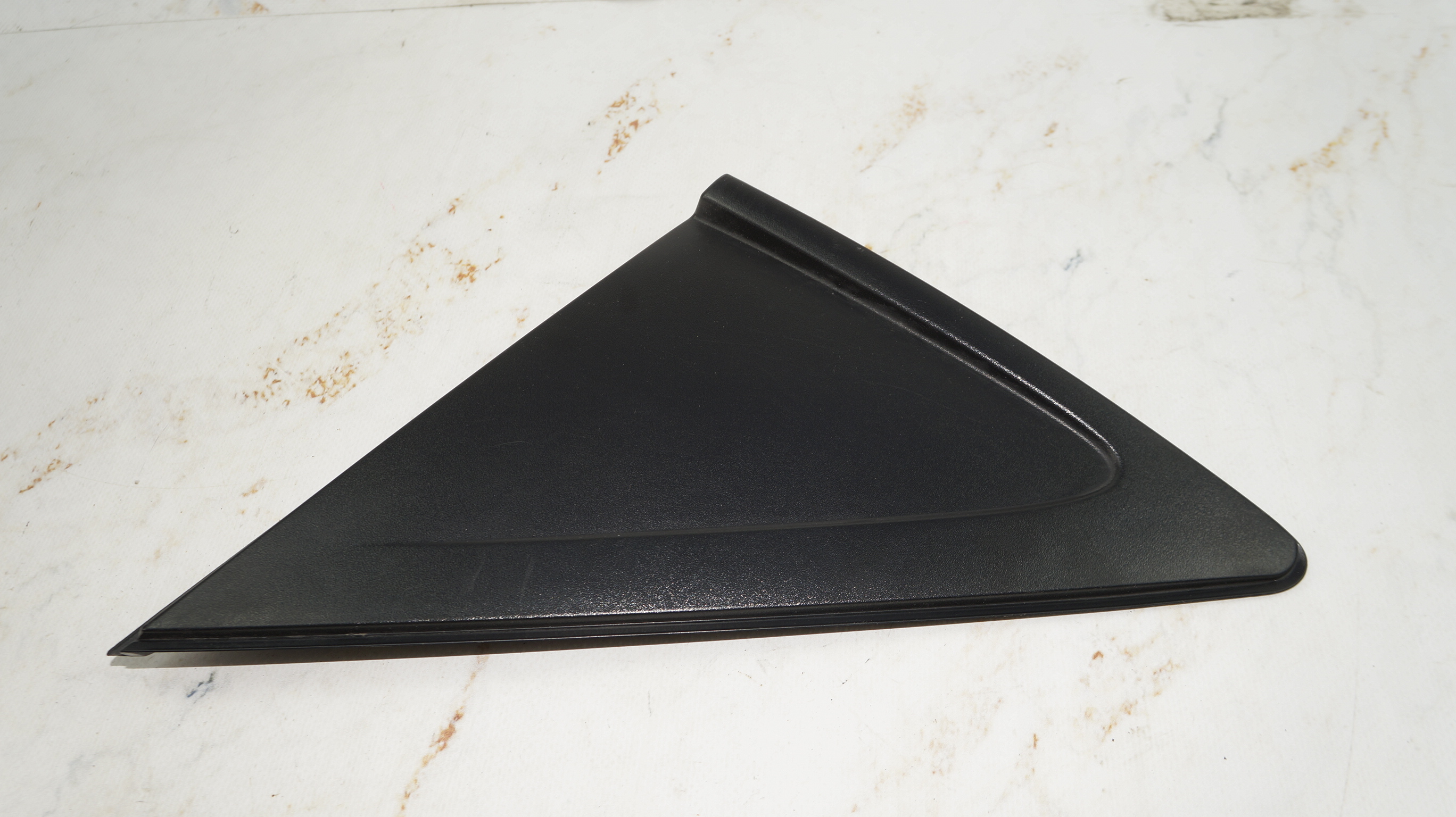 17704076 накладка наружная крыла заднего прав hyundai solaris (1)