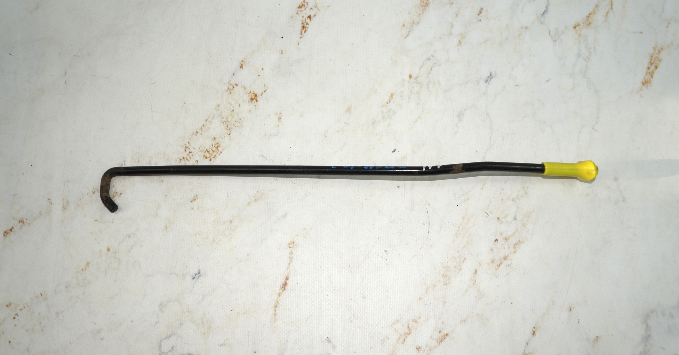 17704082 опора капота hyundai solaris (1)