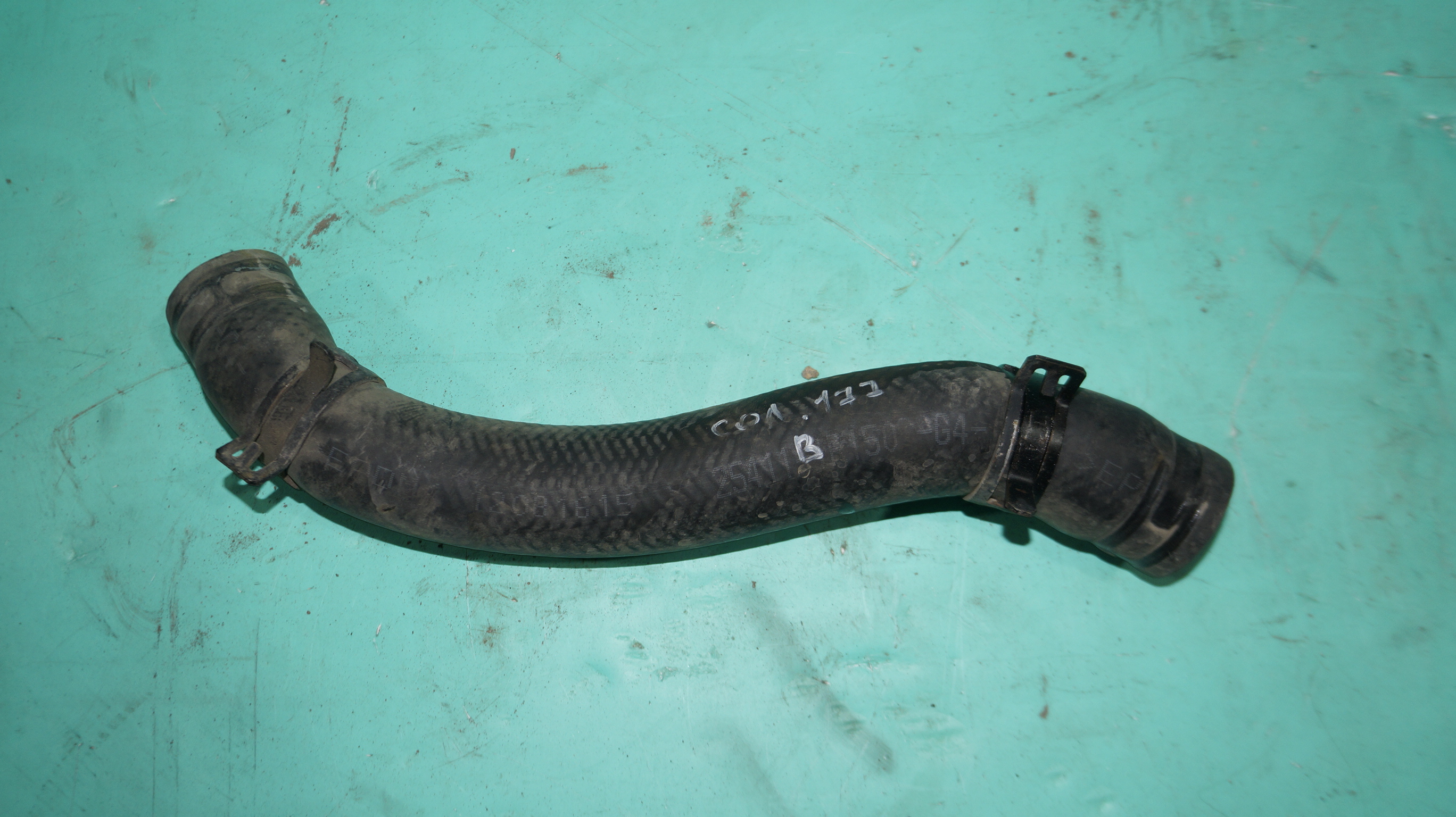 17704087 патрубок радиатора верх hyundai solaris (1)