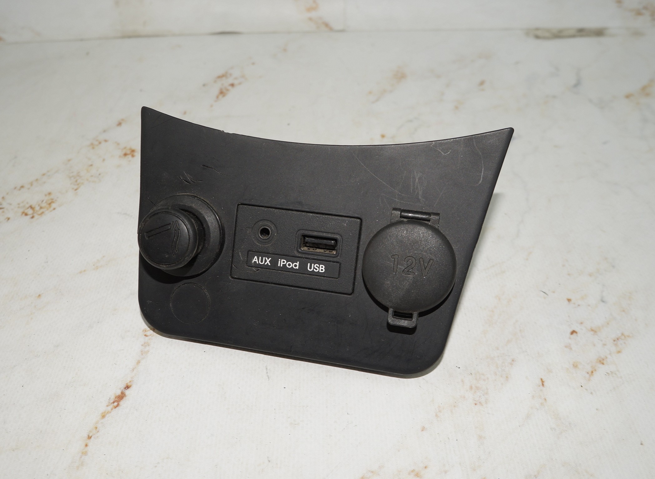 17704104 прикуриватель hyundai solaris (1)