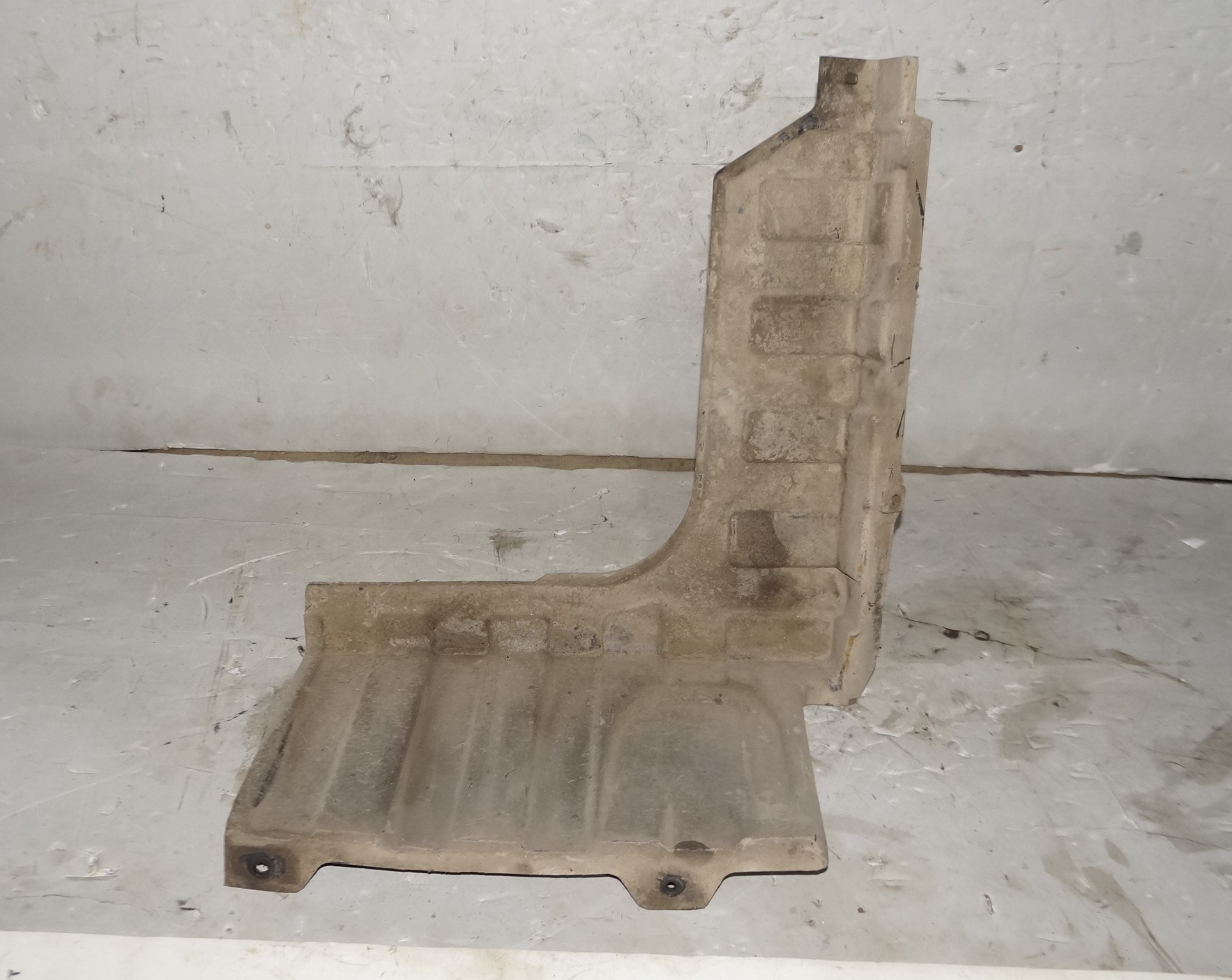 17704111 пыльник двигателя hyundai solaris (5)