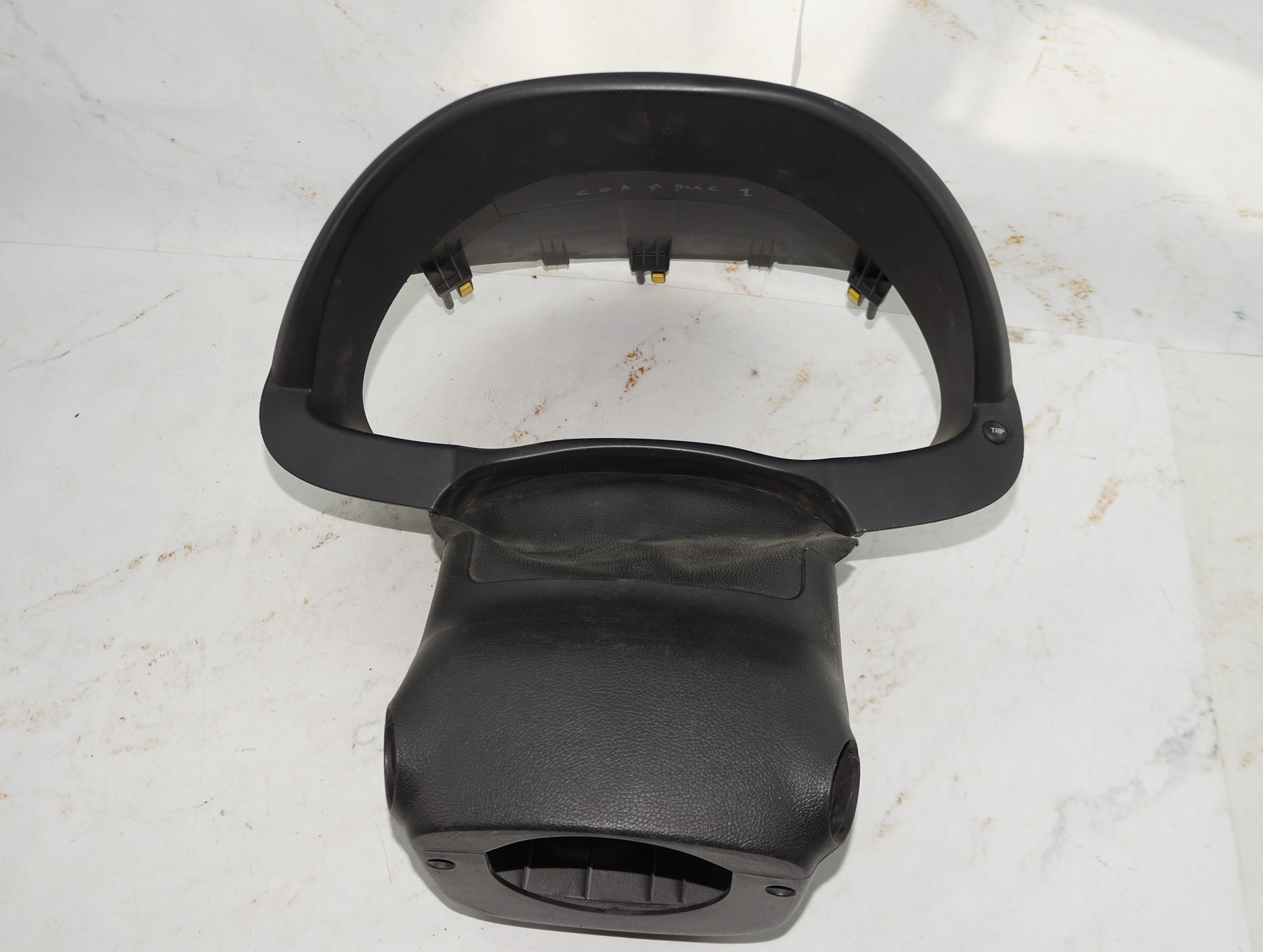 17704112 рамка панели приборов декор hyundai solaris (2)