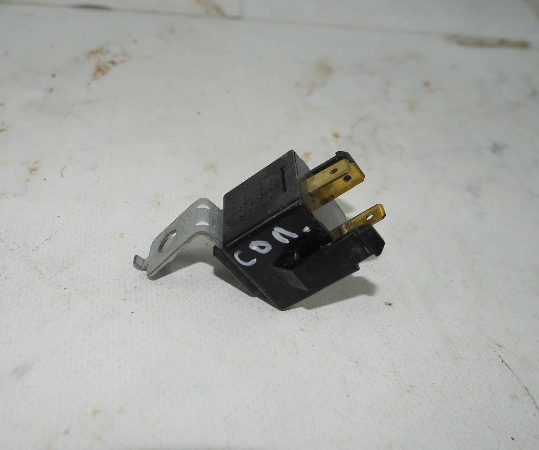 17704115 реле поворотов hyundai solaris (1)