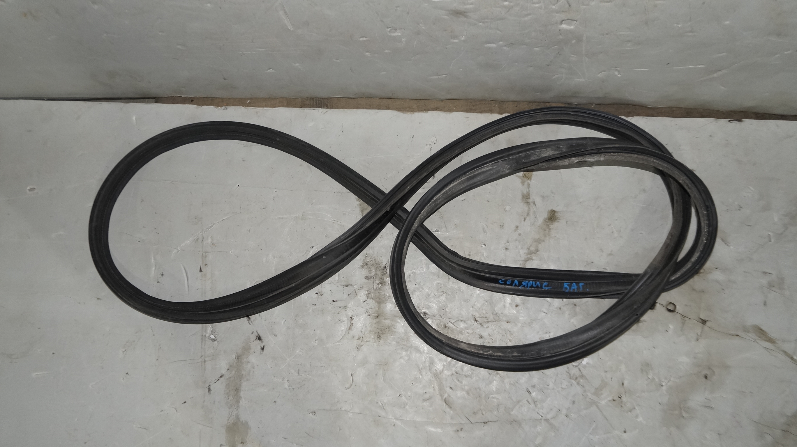 17704142 уплотнитель рез куз проема багажника hyundai solaris (1)