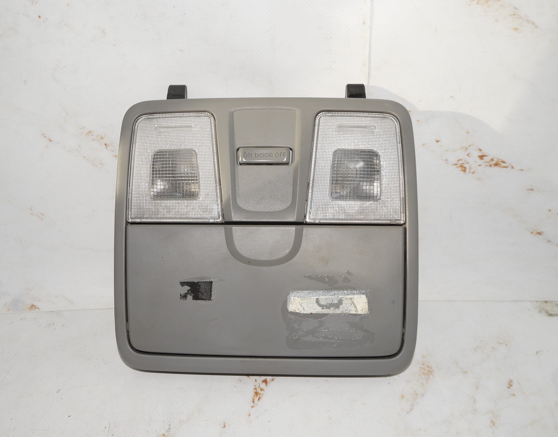 17704150 фонарь потолочный hyundai solaris (1)