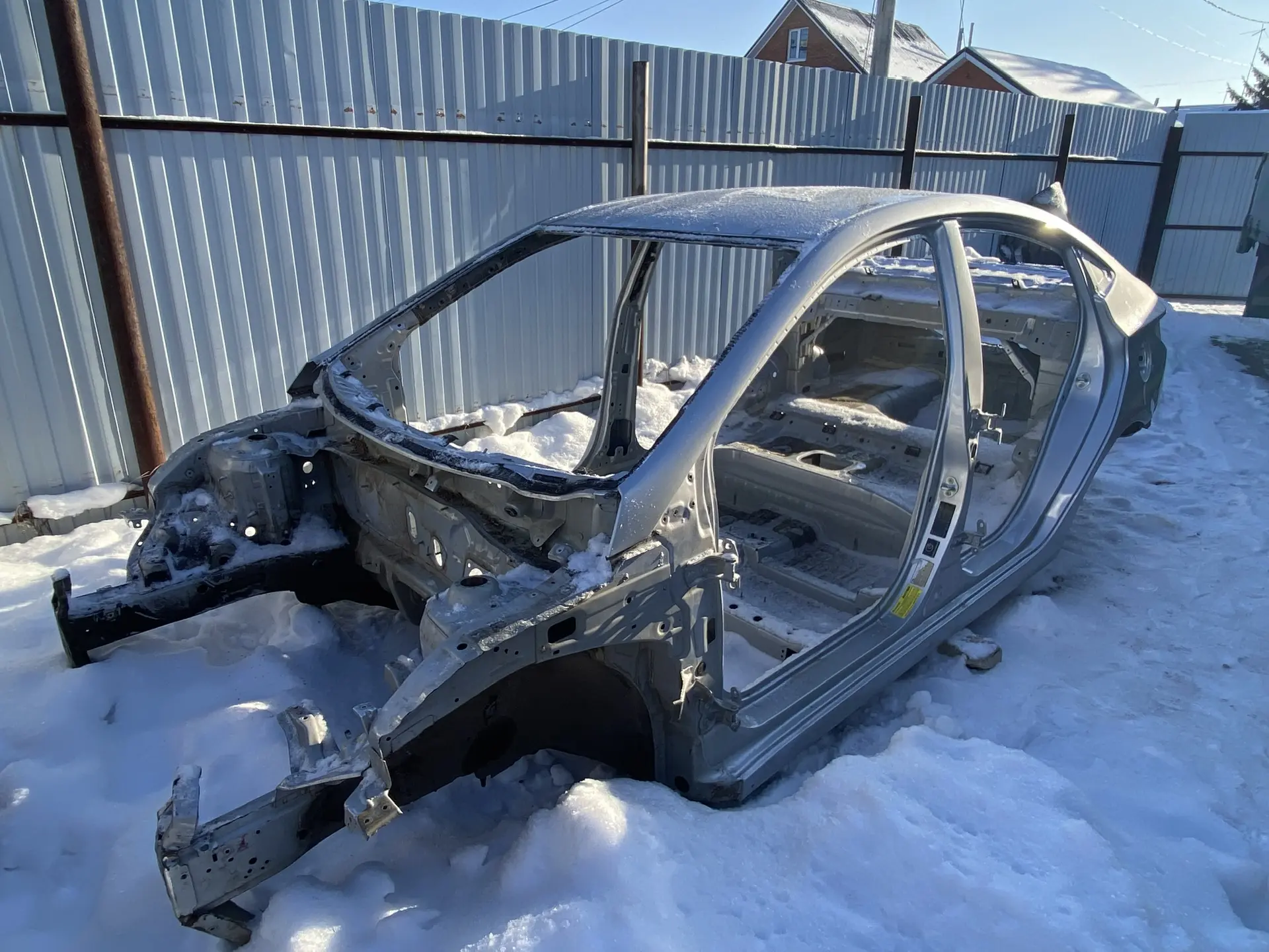 17704154 кузов четверть передняя левая со средней стойкой hyundai solaris (1)