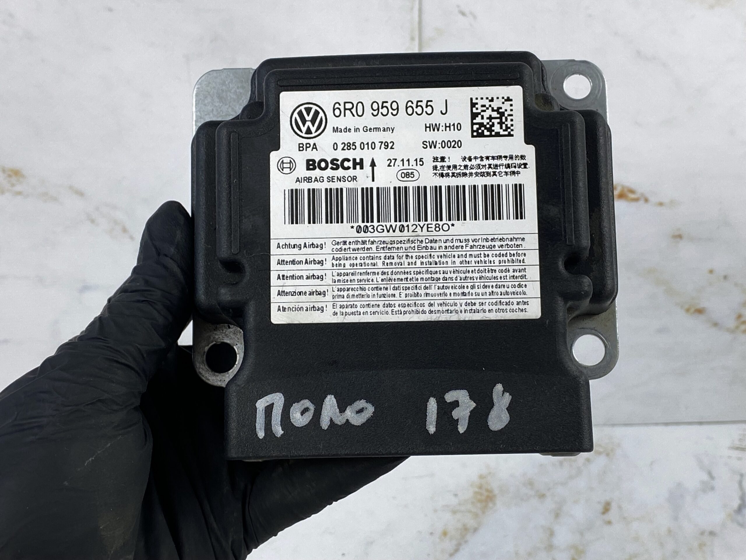 17815015 блок управления подушками безопасности (эбу) vw polo 2016 (1)