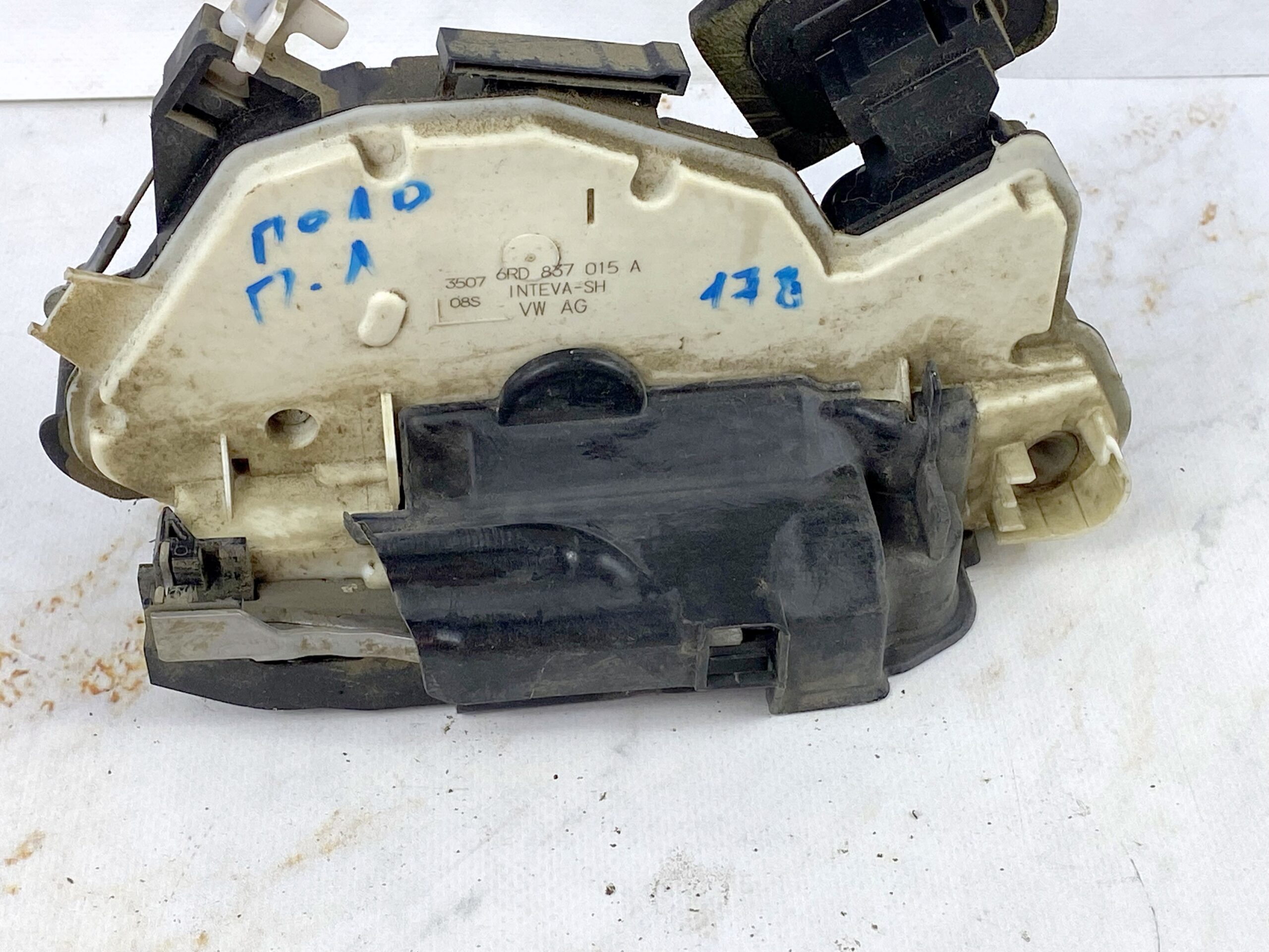 17815030 замок двери передней левой vw polo 2016 (1)