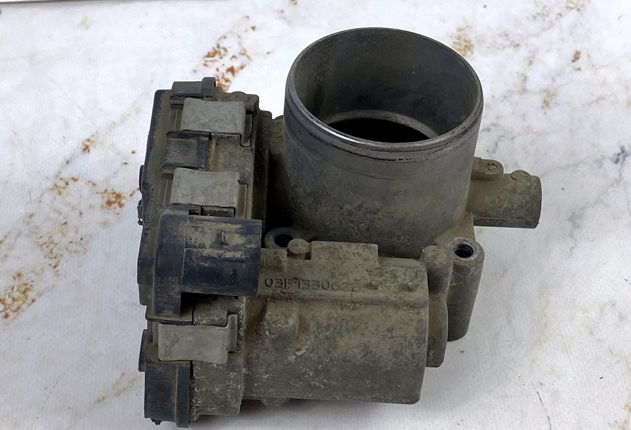 17815033 заслонка дроссельная vw polo 2016 (1)