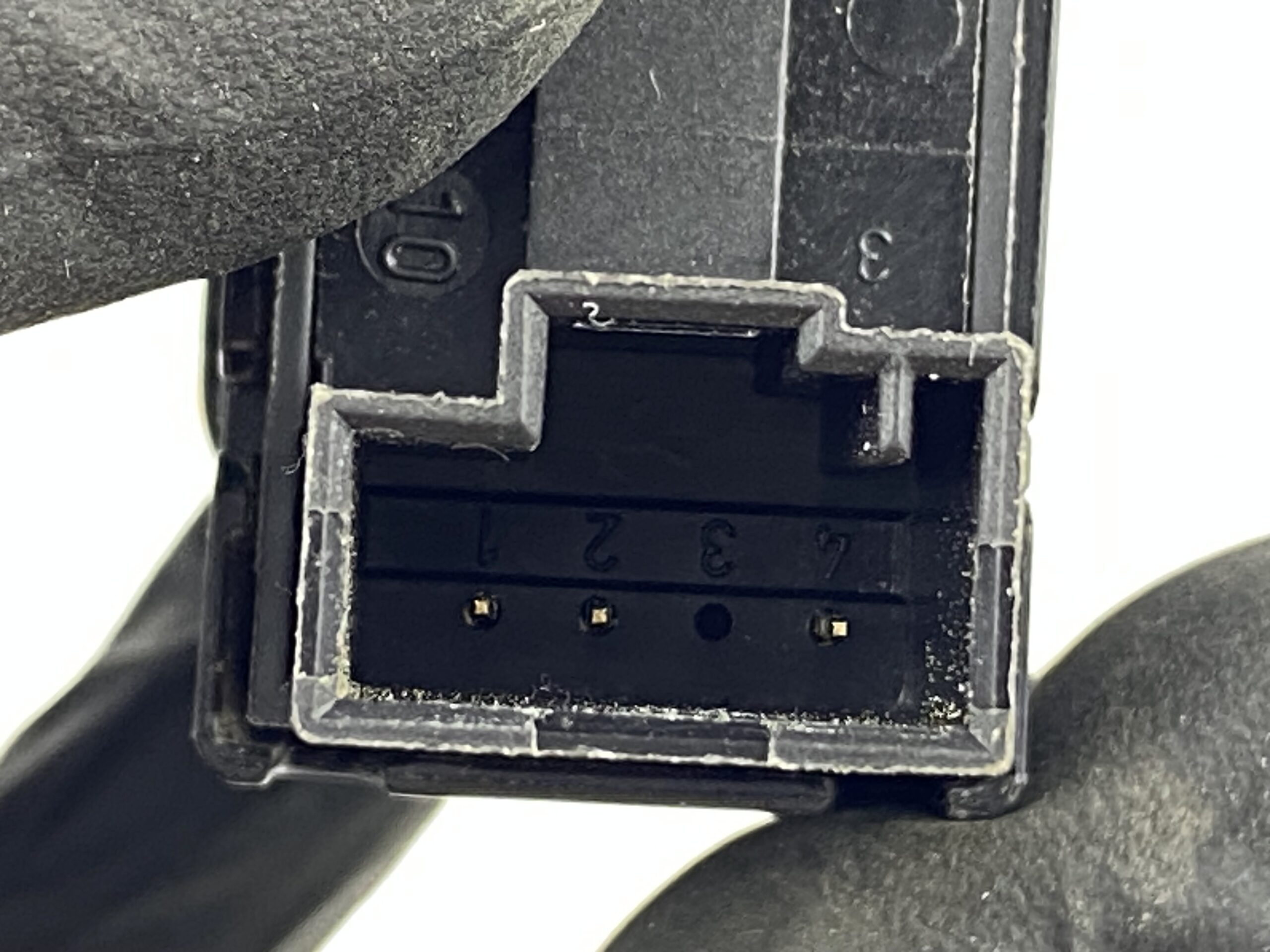 17815044 кнопка открывания багажника vw polo 2016 (4)