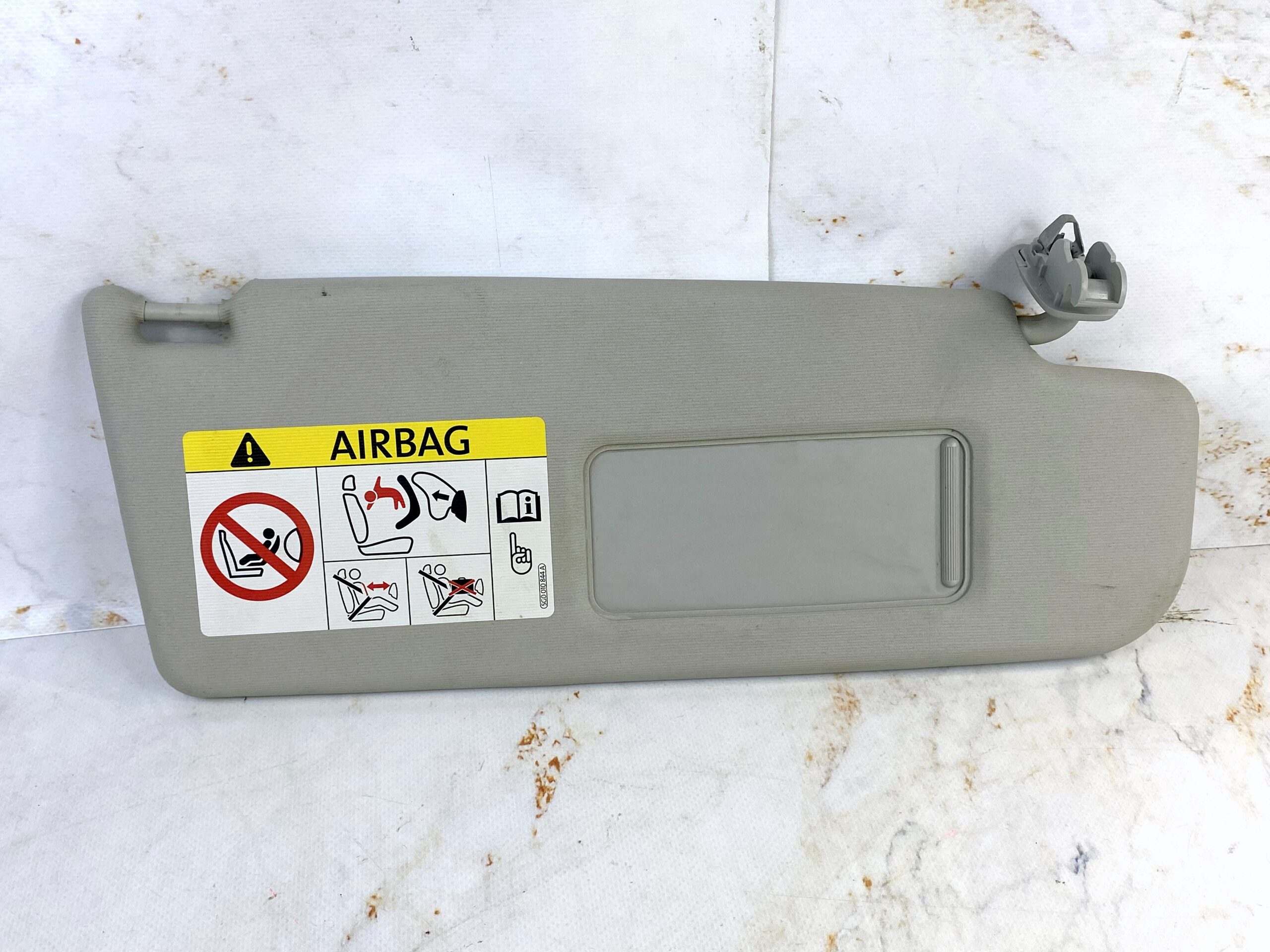 17815045 козырек солнцезащитный правый vw polo 2016 (1)