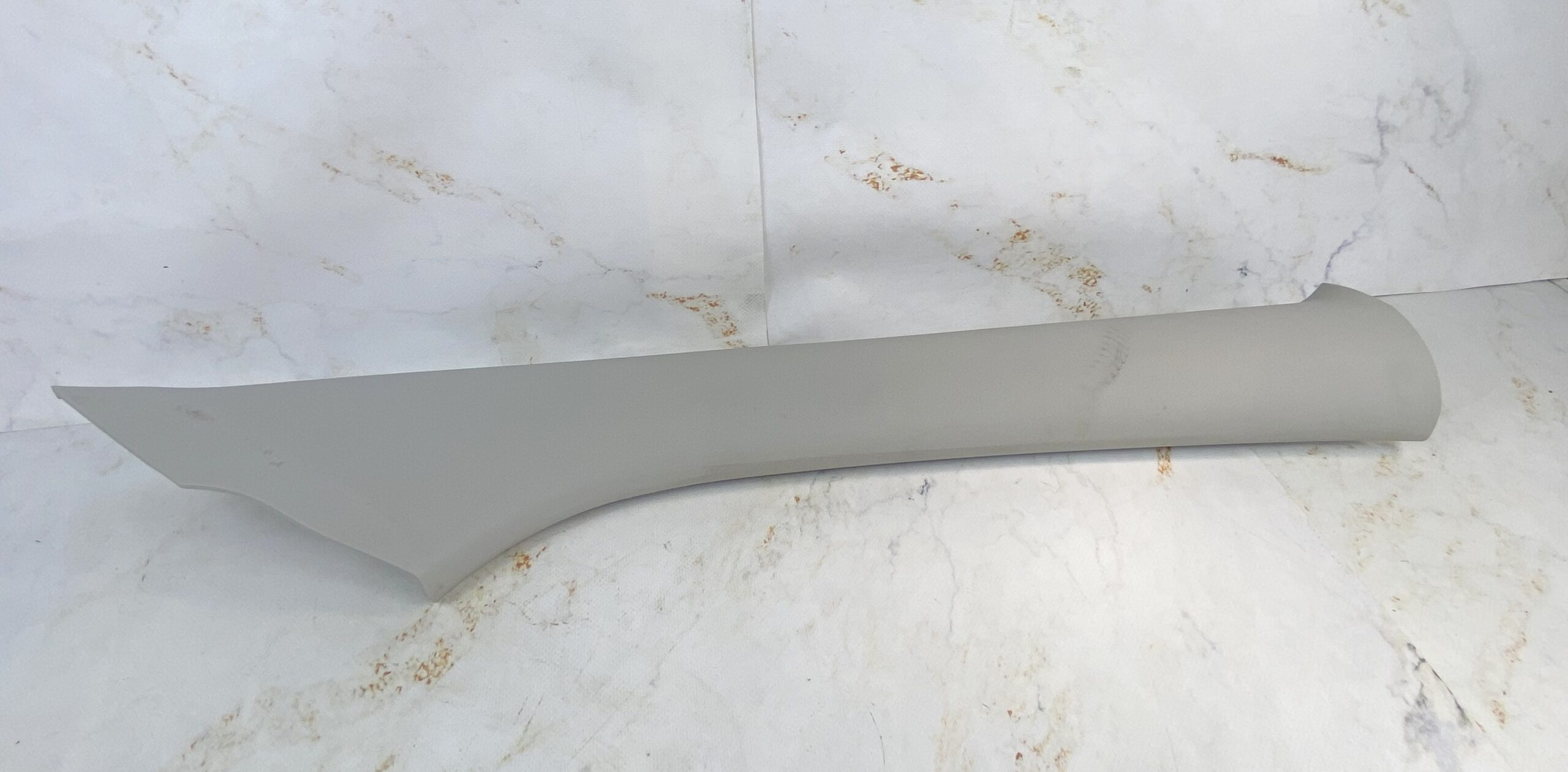 17815072 накладка внутренняя передней стойки правая vw polo 2016 (1)