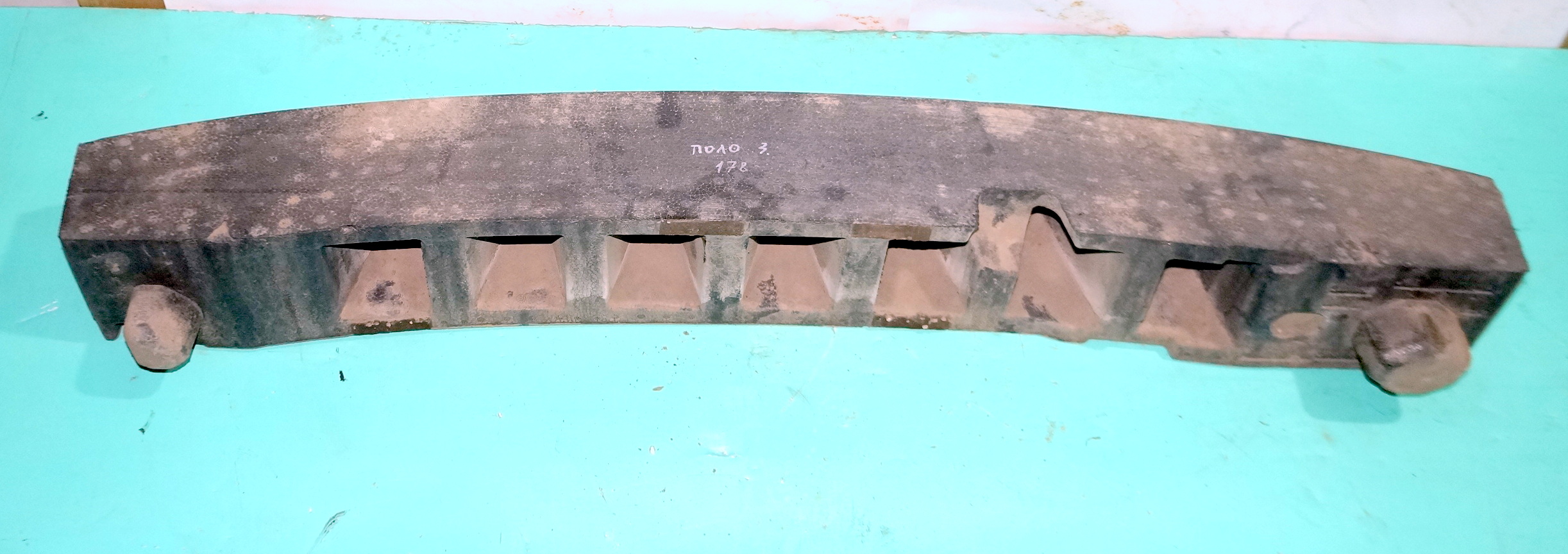 17815078 наполнитель заднего бампера vw polo 2016 (1)