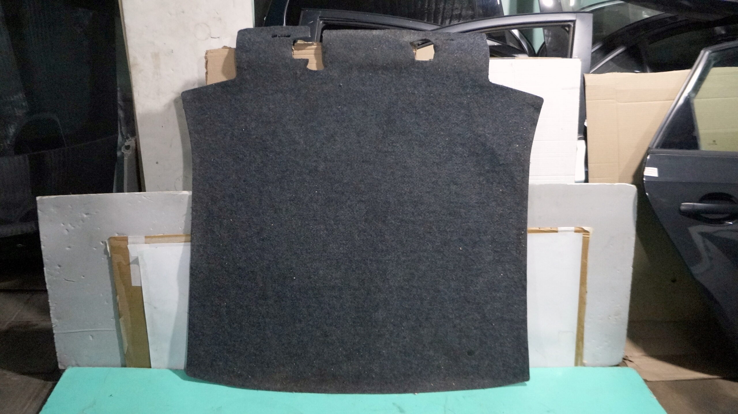 17815084 обшивка пола салона ковролин vw polo 2016 (1)