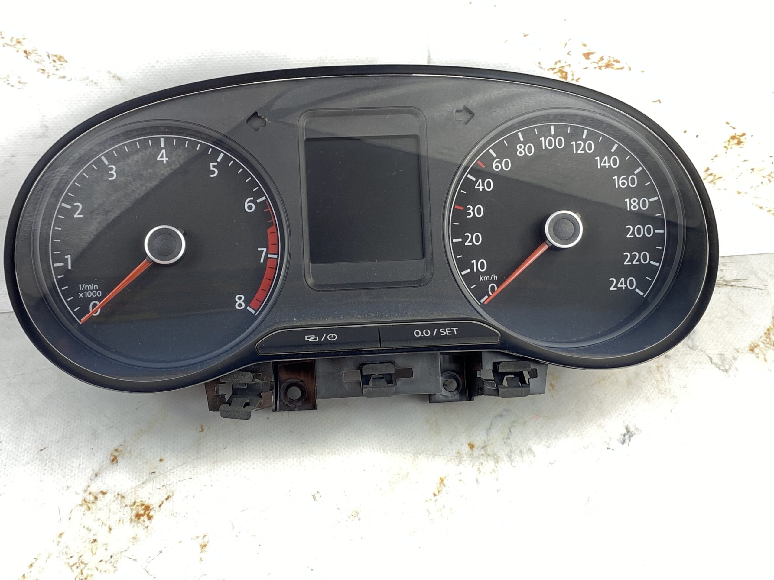 17815088 панель приборов vw polo 2016 (1)