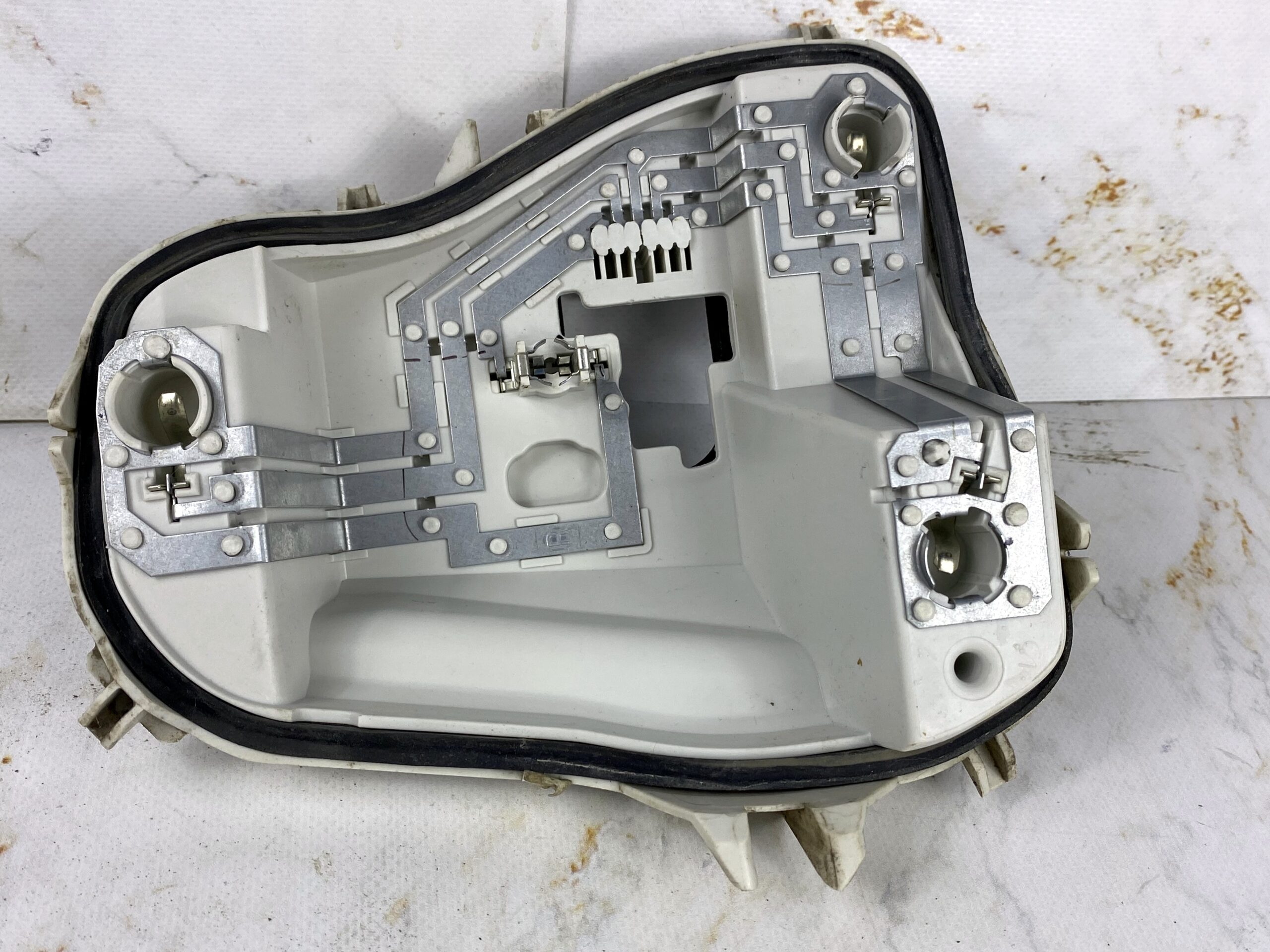 17815095 плата заднего правого фонаря vw polo 2016 (1)