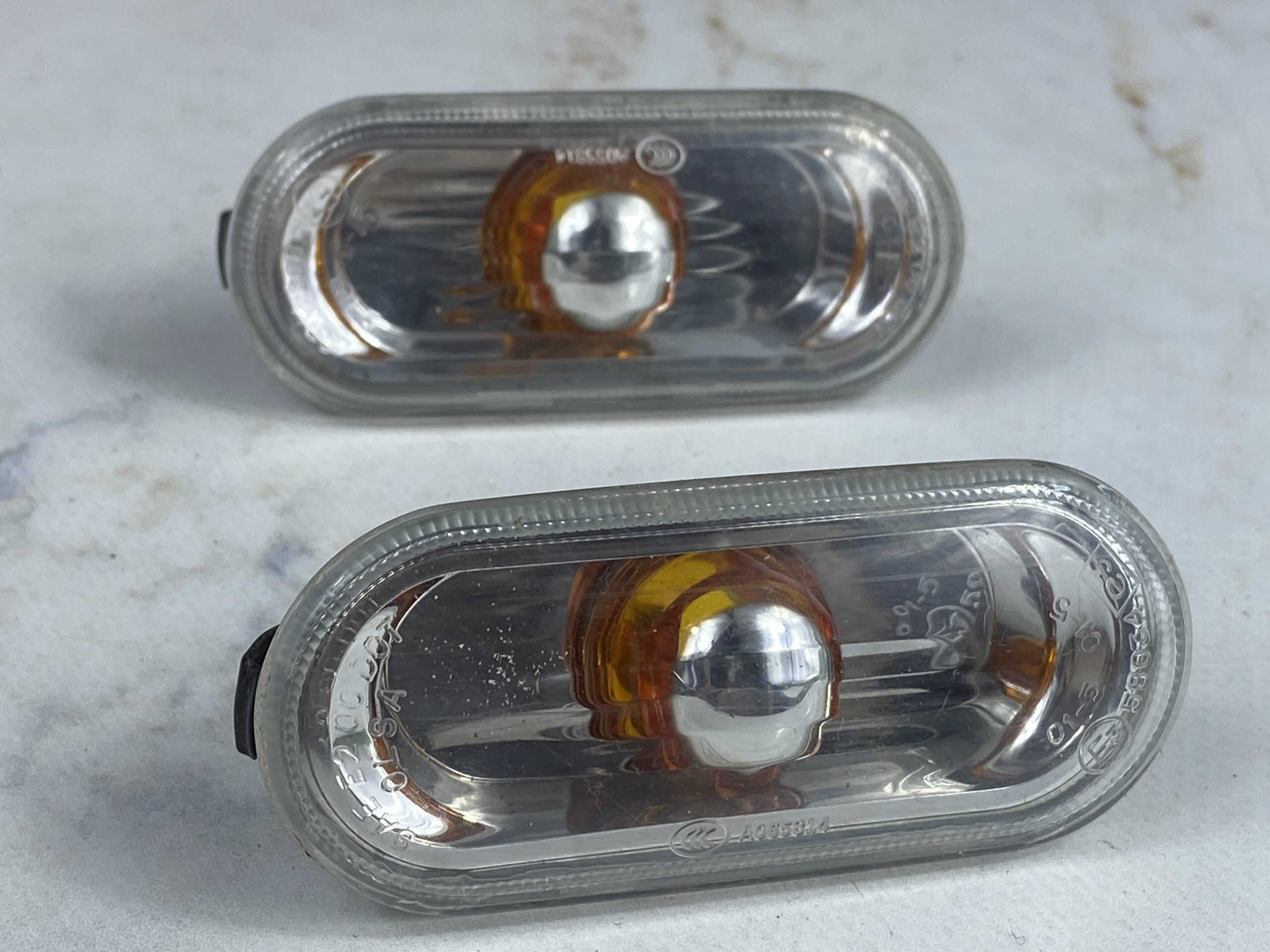 17815097 повторитель в крыло пара vw polo 2016 (1)