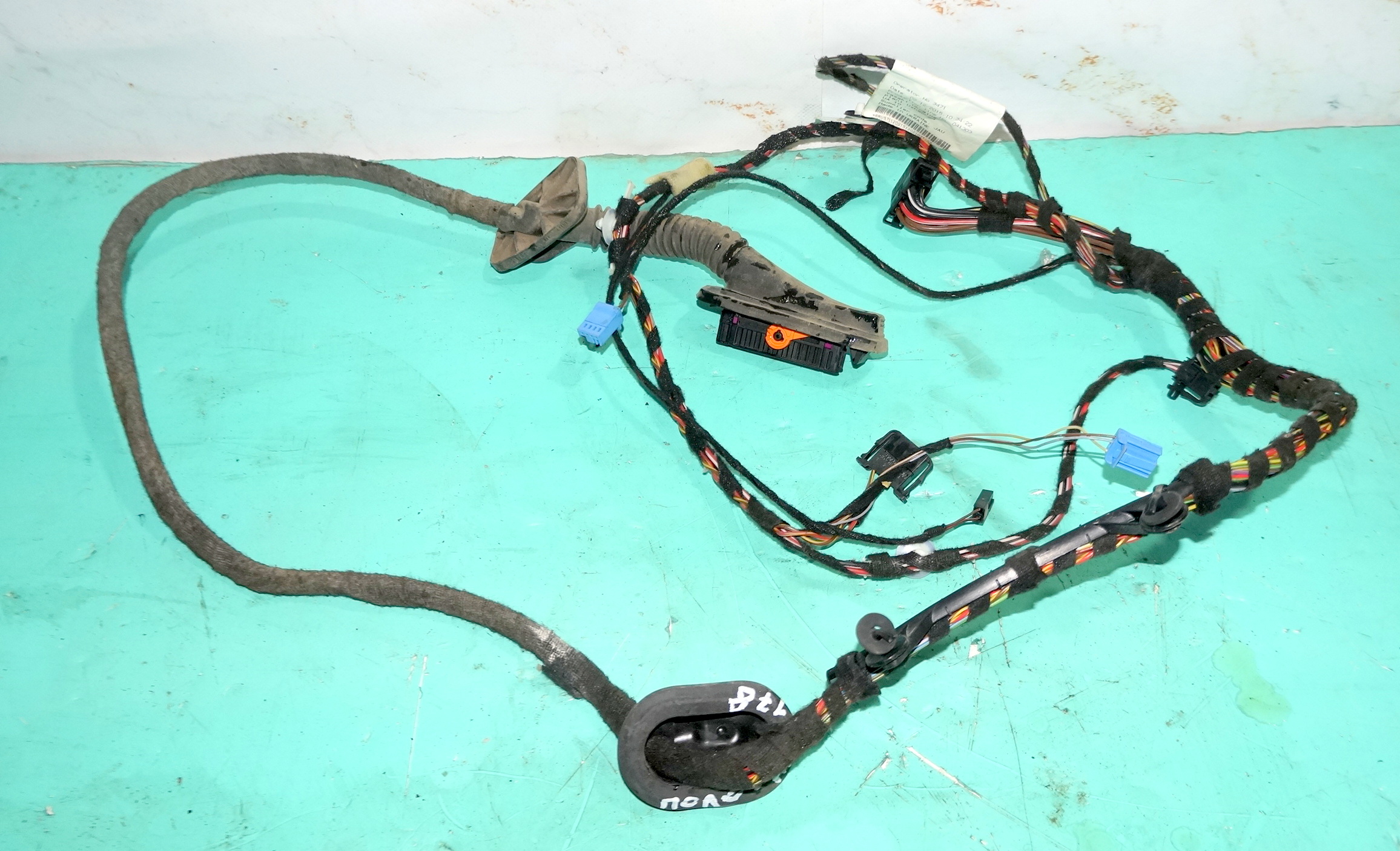 17815107 проводка коса двери передней левой vw polo 2016 (1)