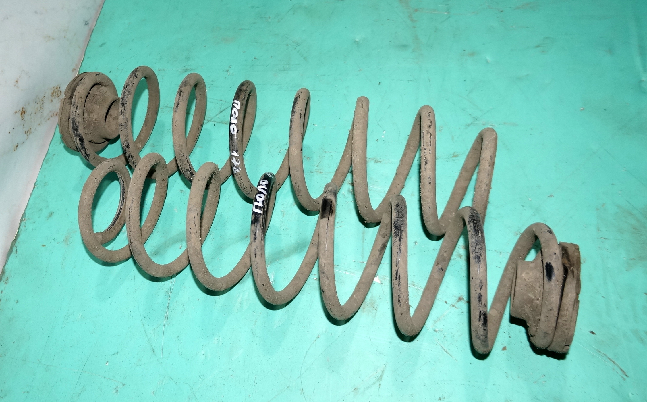 17815111 пружина задняя пара vw polo 2016