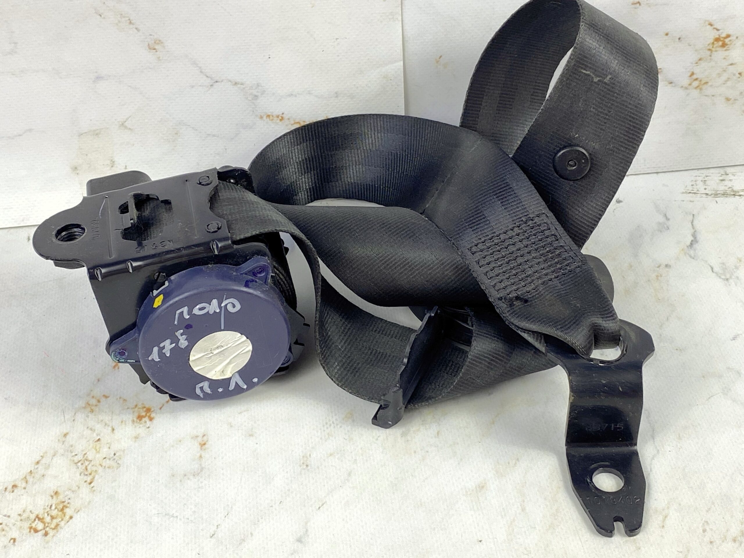 17815121 ремень безопасности передний левый vw polo 2016 (1)