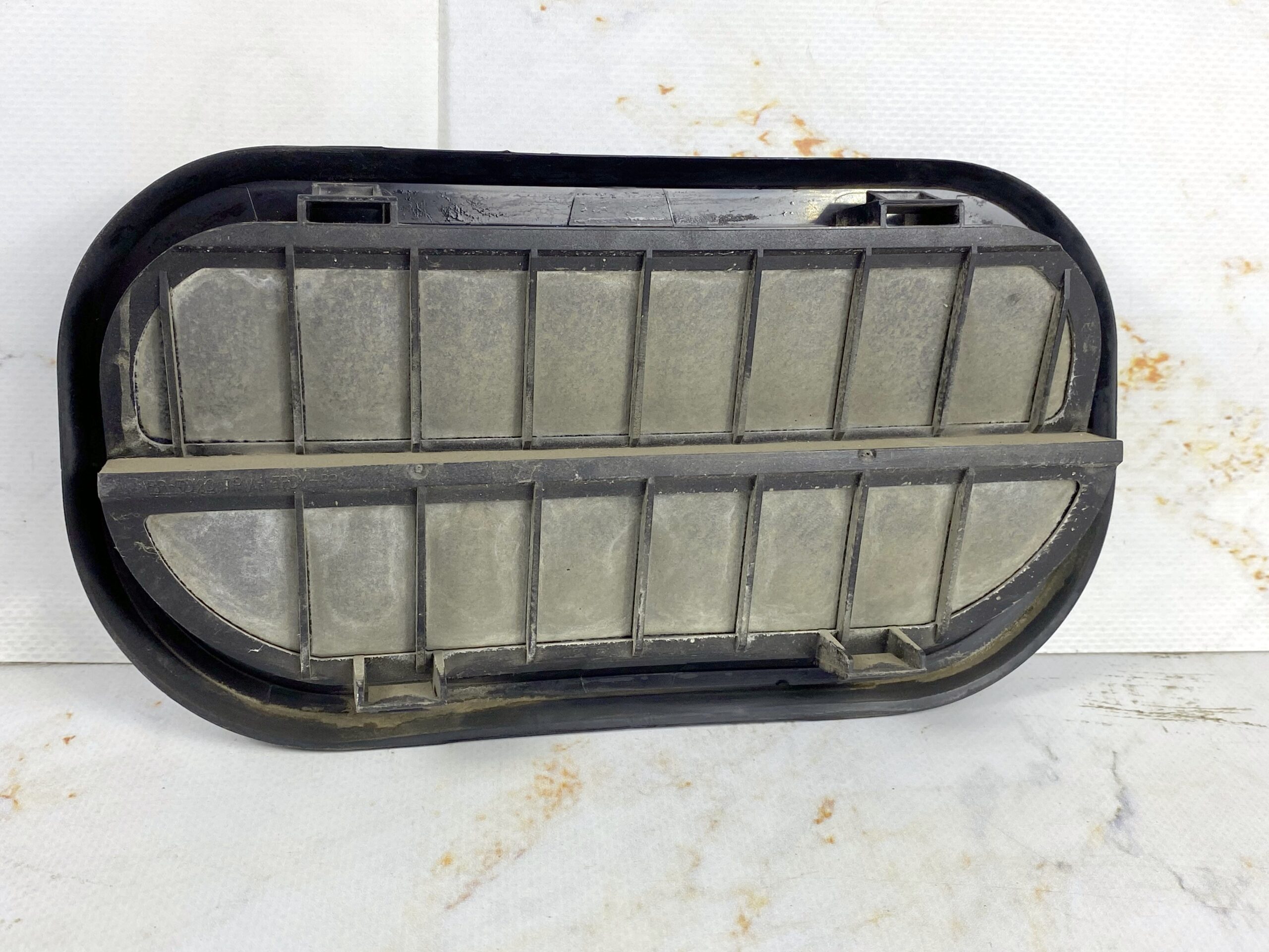 17815123 решетка вентиляционная vw polo 2016 (1)