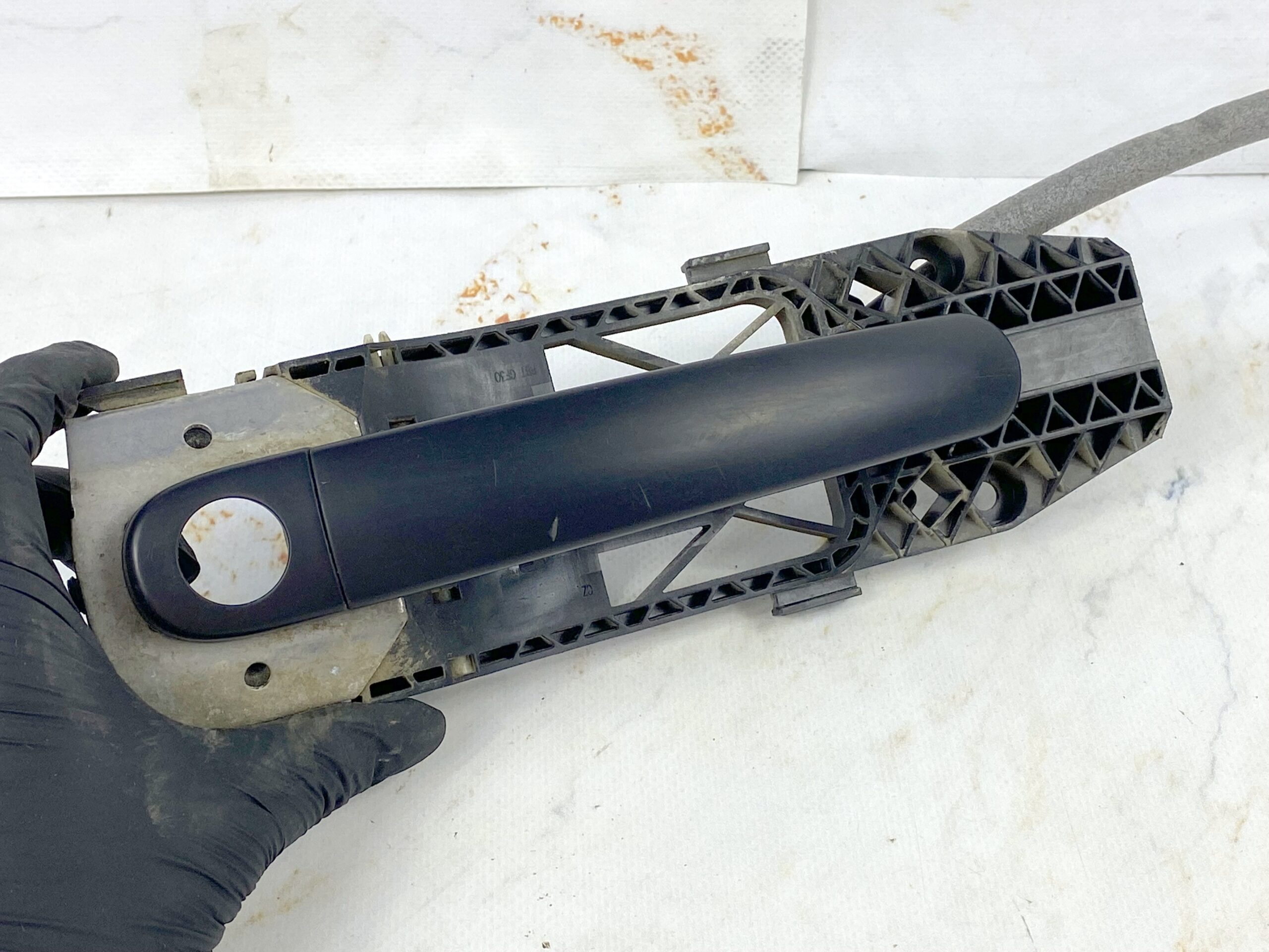 17815127 ручка двери наружная передняя левая vw polo 2016 (1)