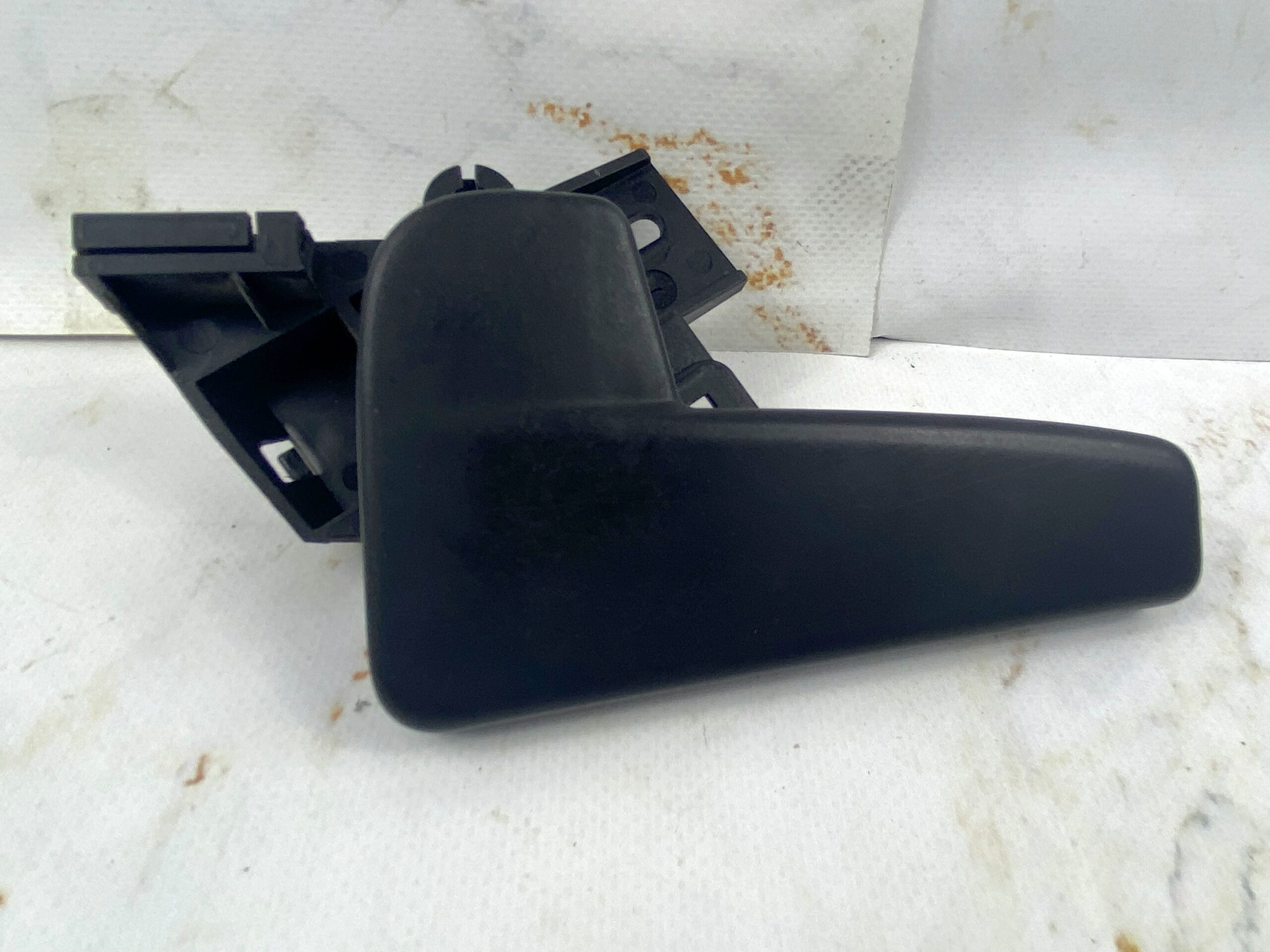 17815129 ручка открывания капота vw polo 2016 (1)