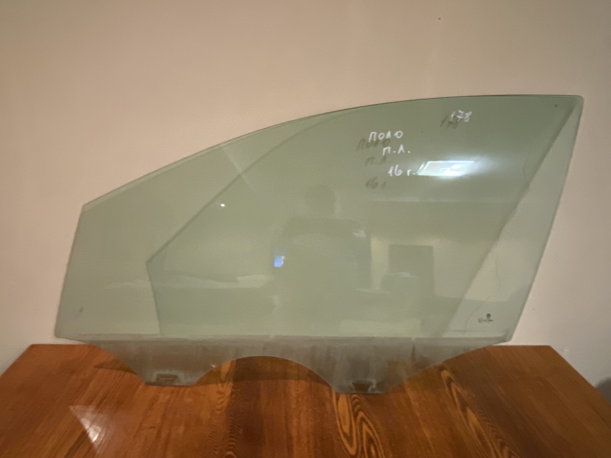 17815143 стекло двери передней левой vw polo 2016 (1)