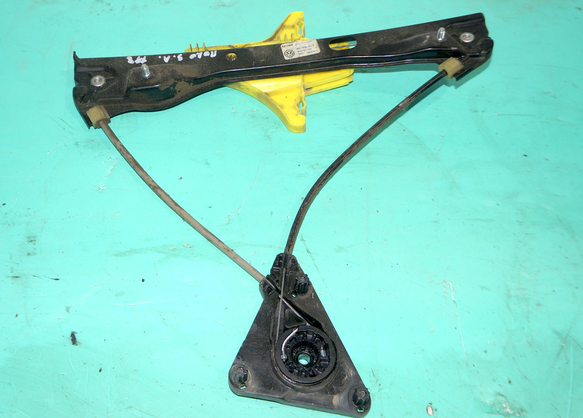 17815146 стеклоподъемник задний левый vw polo 2016 (1)