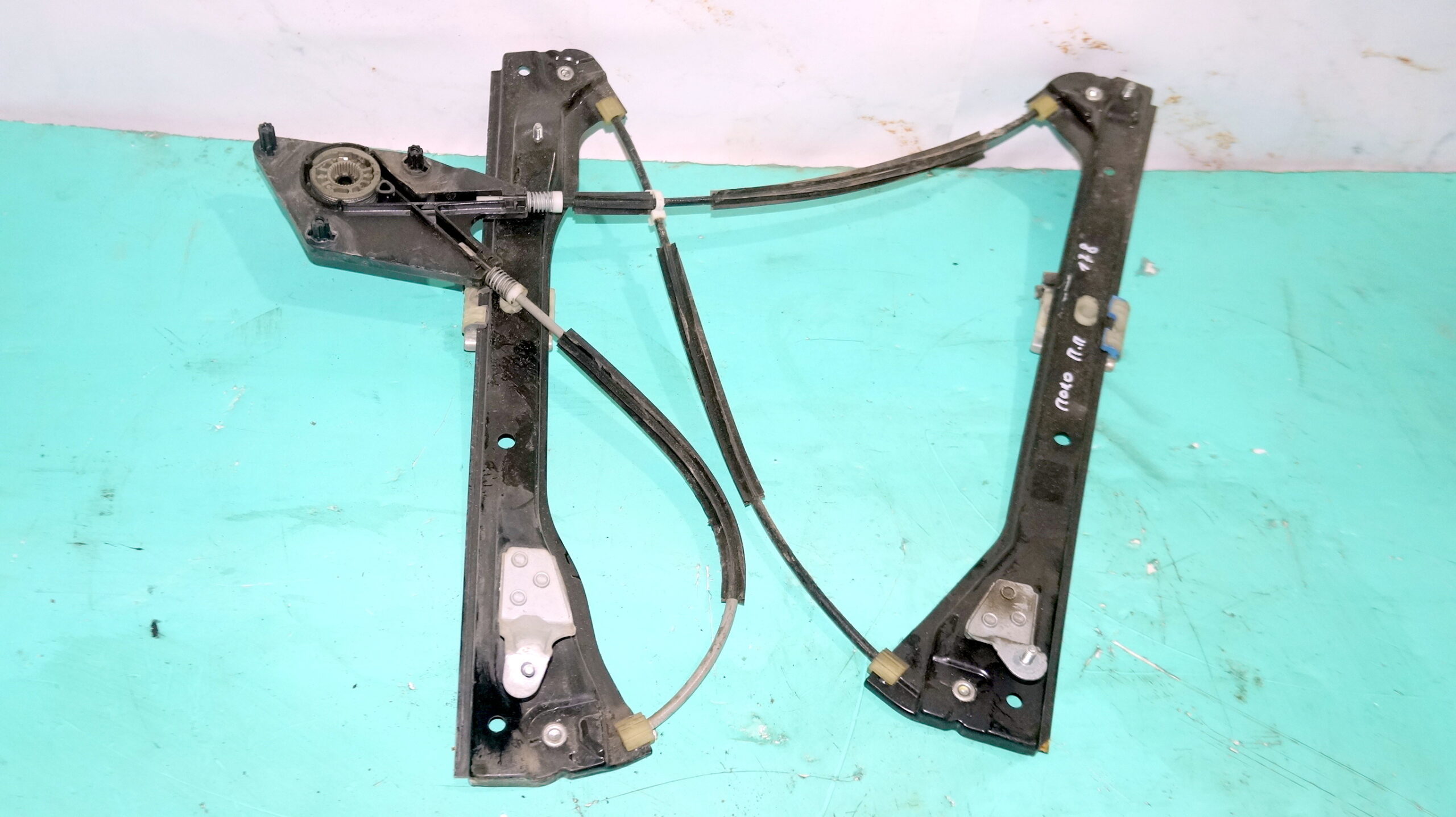 17815147 стеклоподъемник передний правый vw polo 2016 (1)