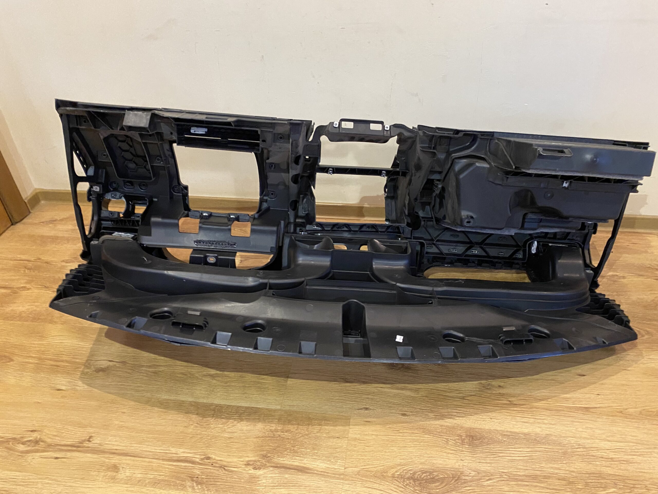 17815150 торпедо с бардачком vw polo 2016 (12)