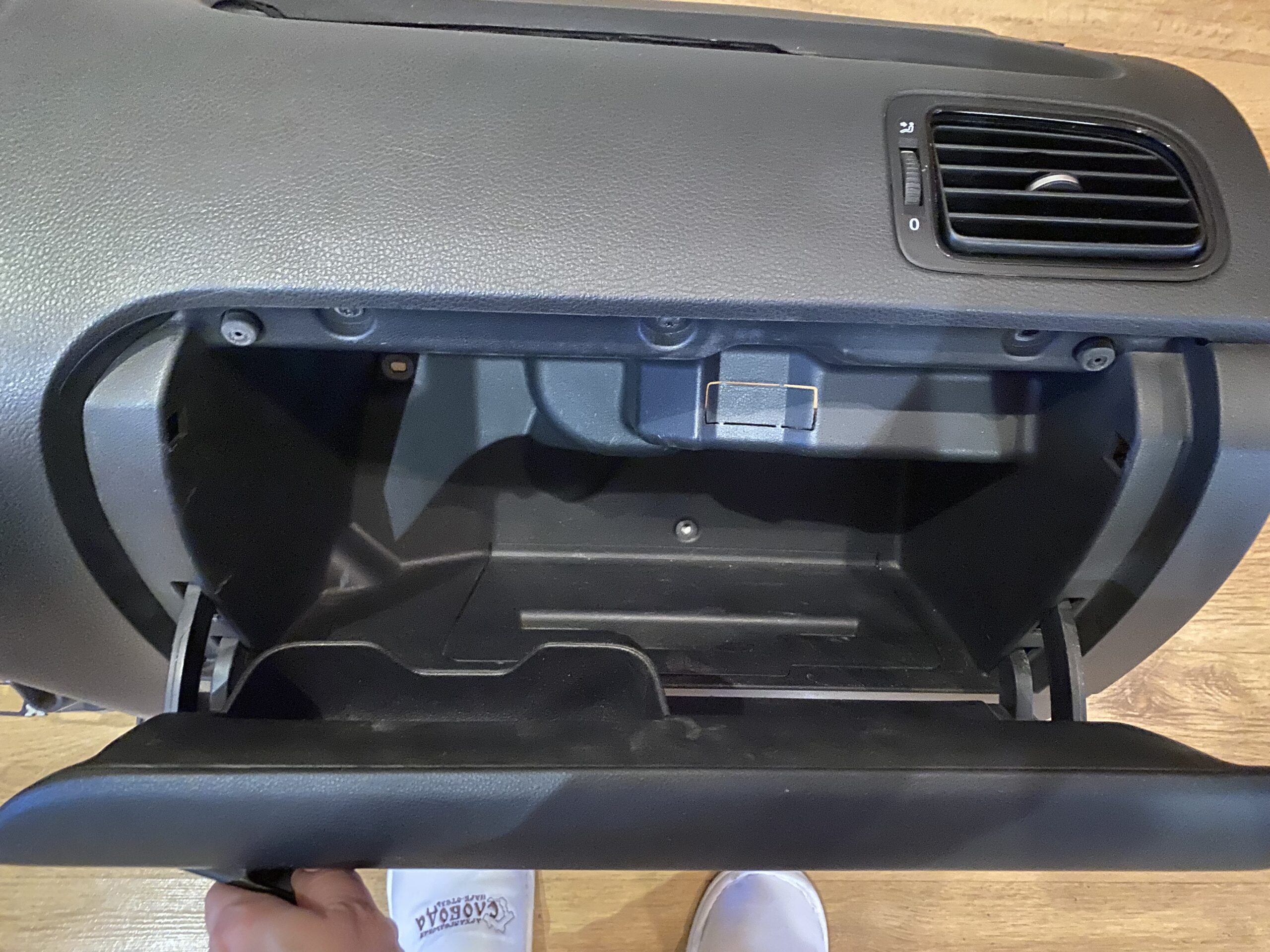 17815150 торпедо с бардачком vw polo 2016 (7)
