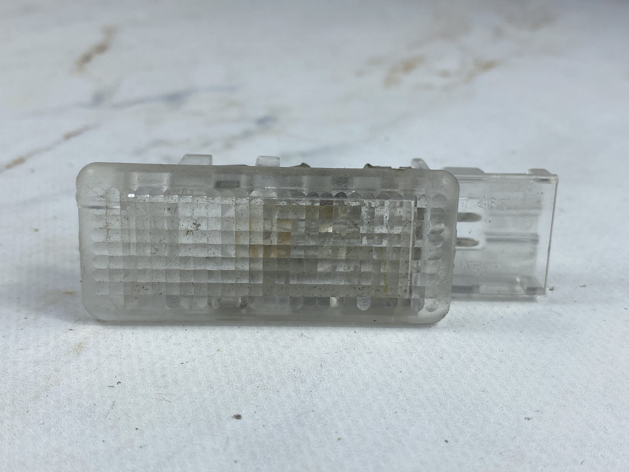 17815165 фонарик подсветки багажника vw polo 2016 (1)