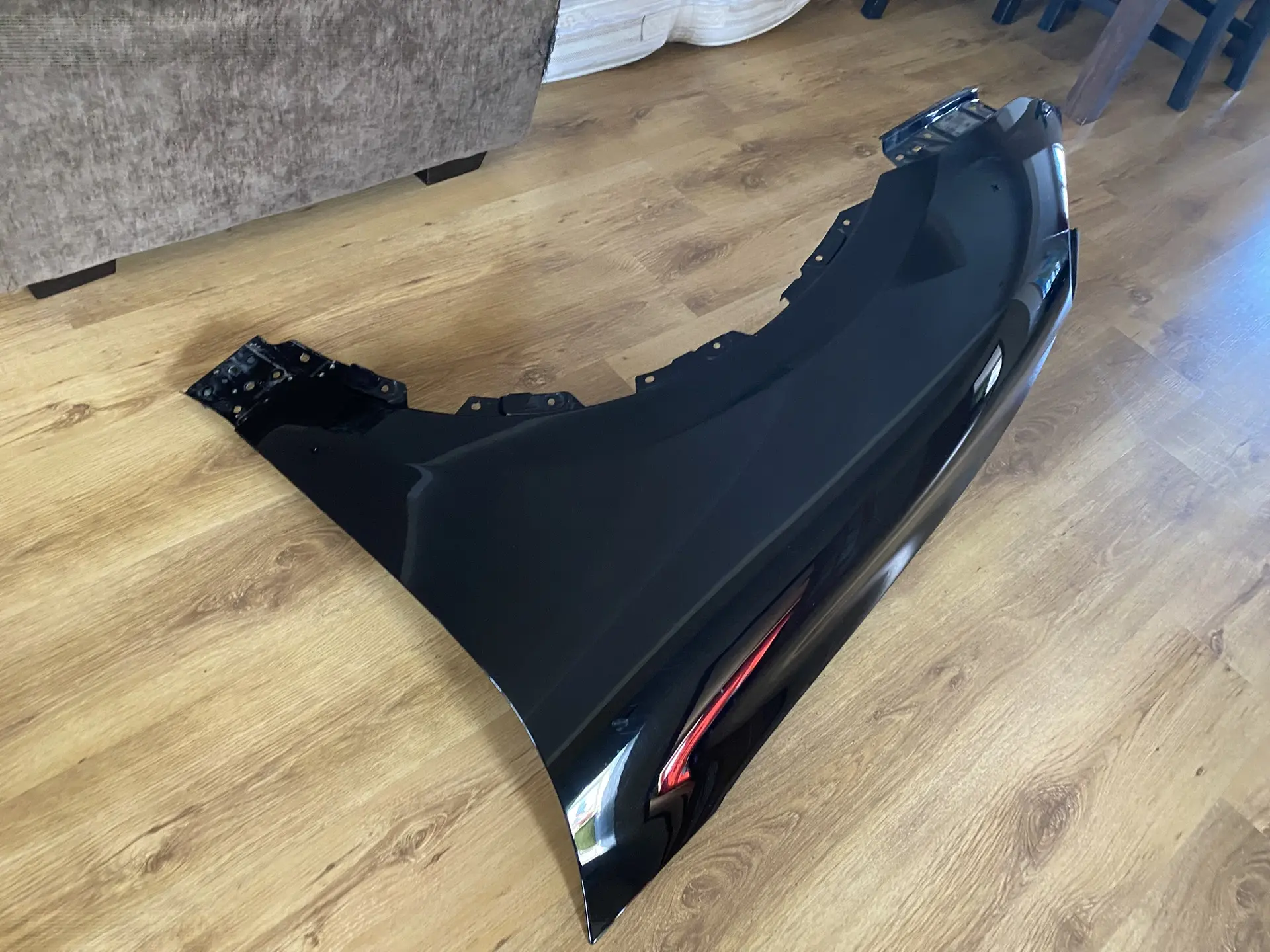 Крыло пер лев каен 1651334 (1)