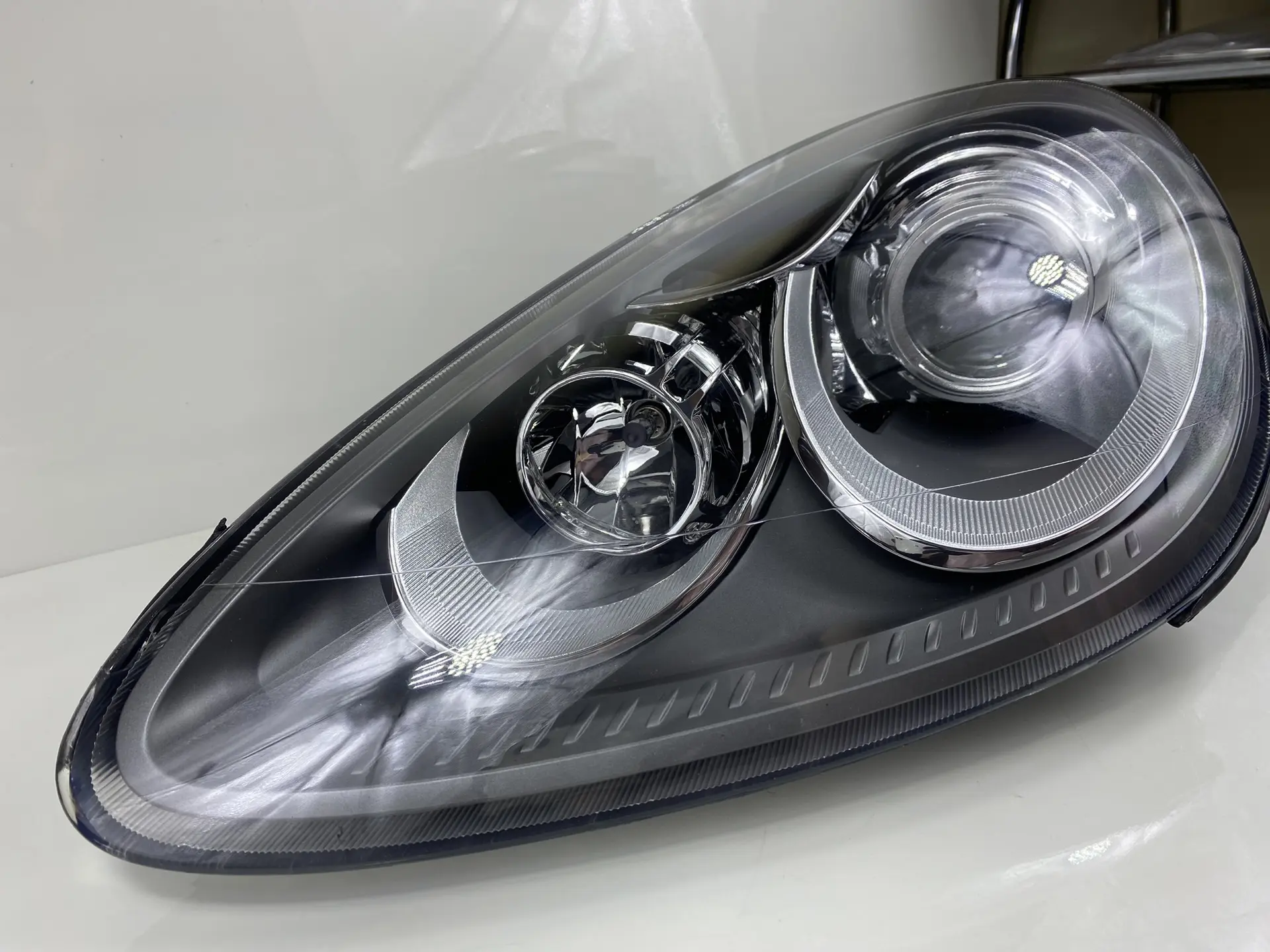 Фара левая каен 1651335 (3)